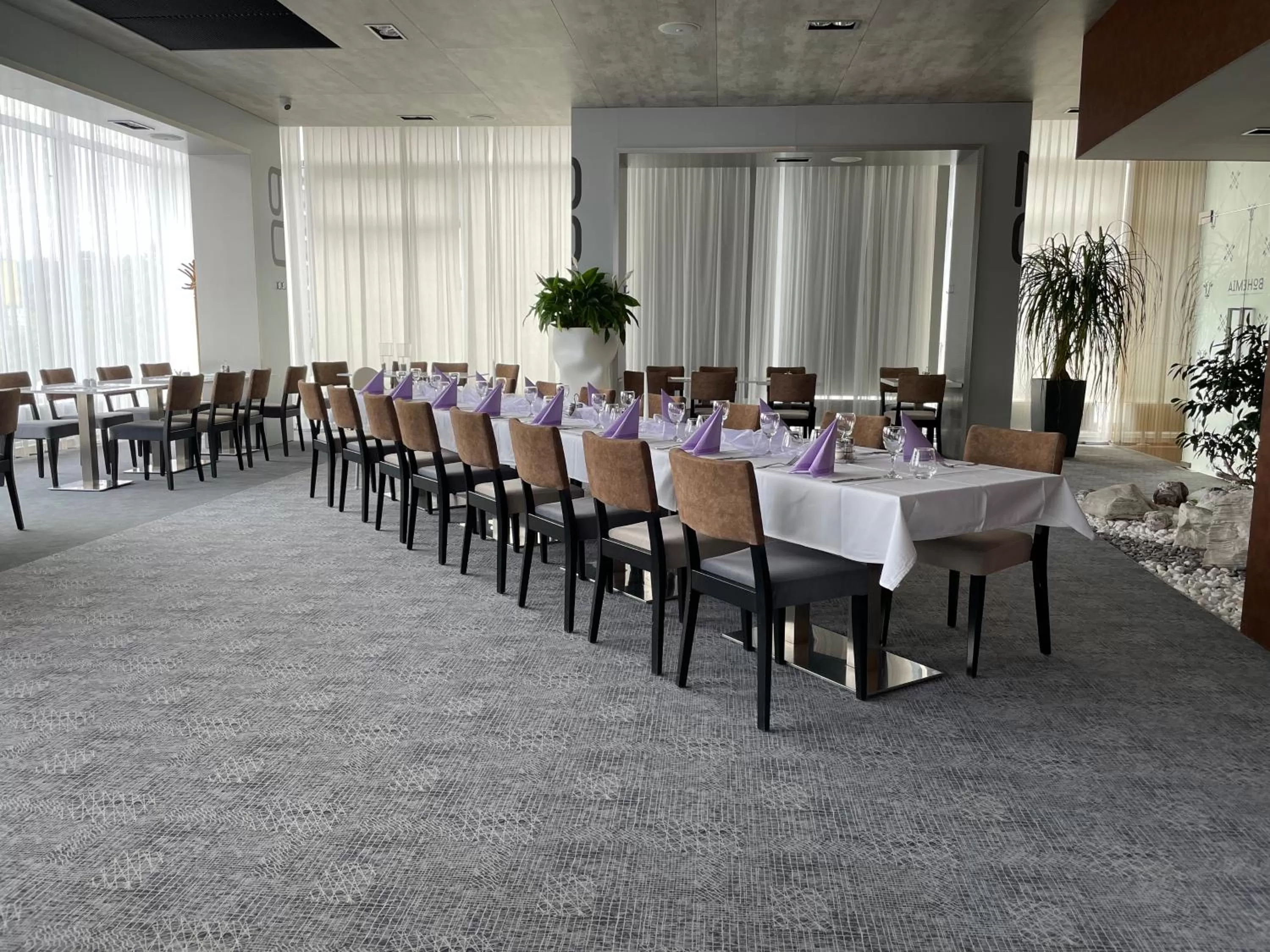 Restaurant/Places to Eat in STEELHOUSE Hotel