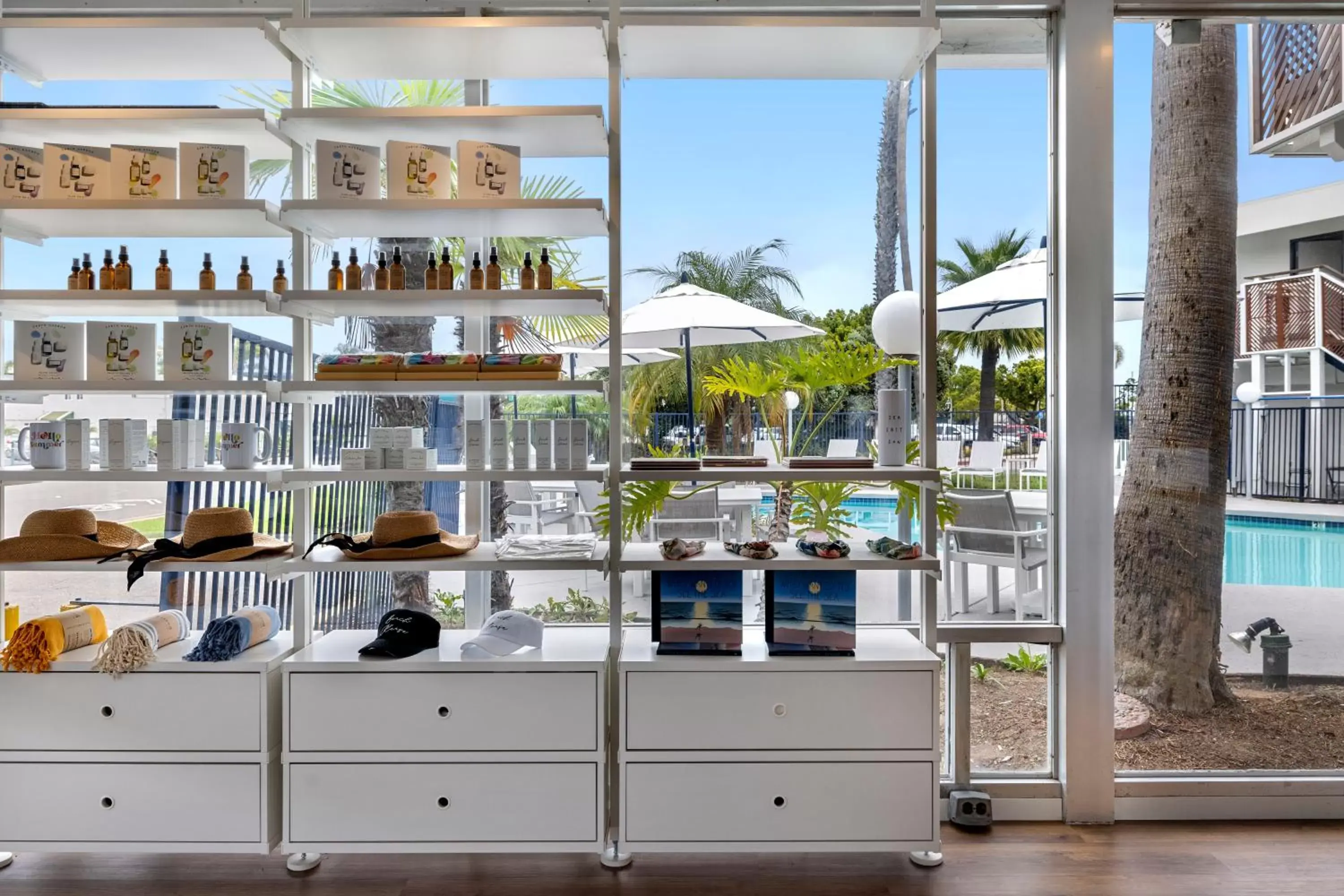 On-site shops in Sea Harbor Hotel - San Diego