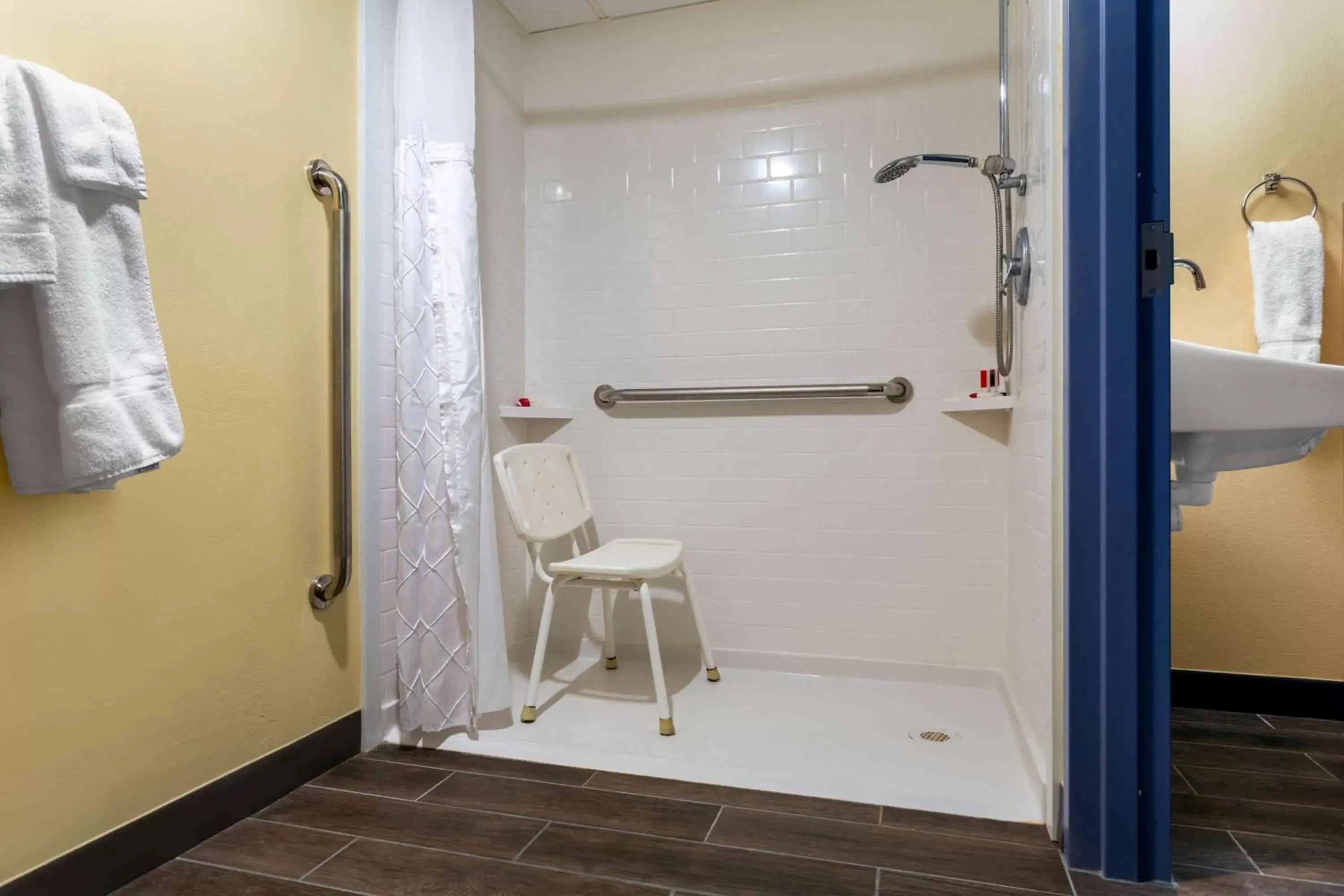 Shower, Bathroom in Days Inn by Wyndham Augusta