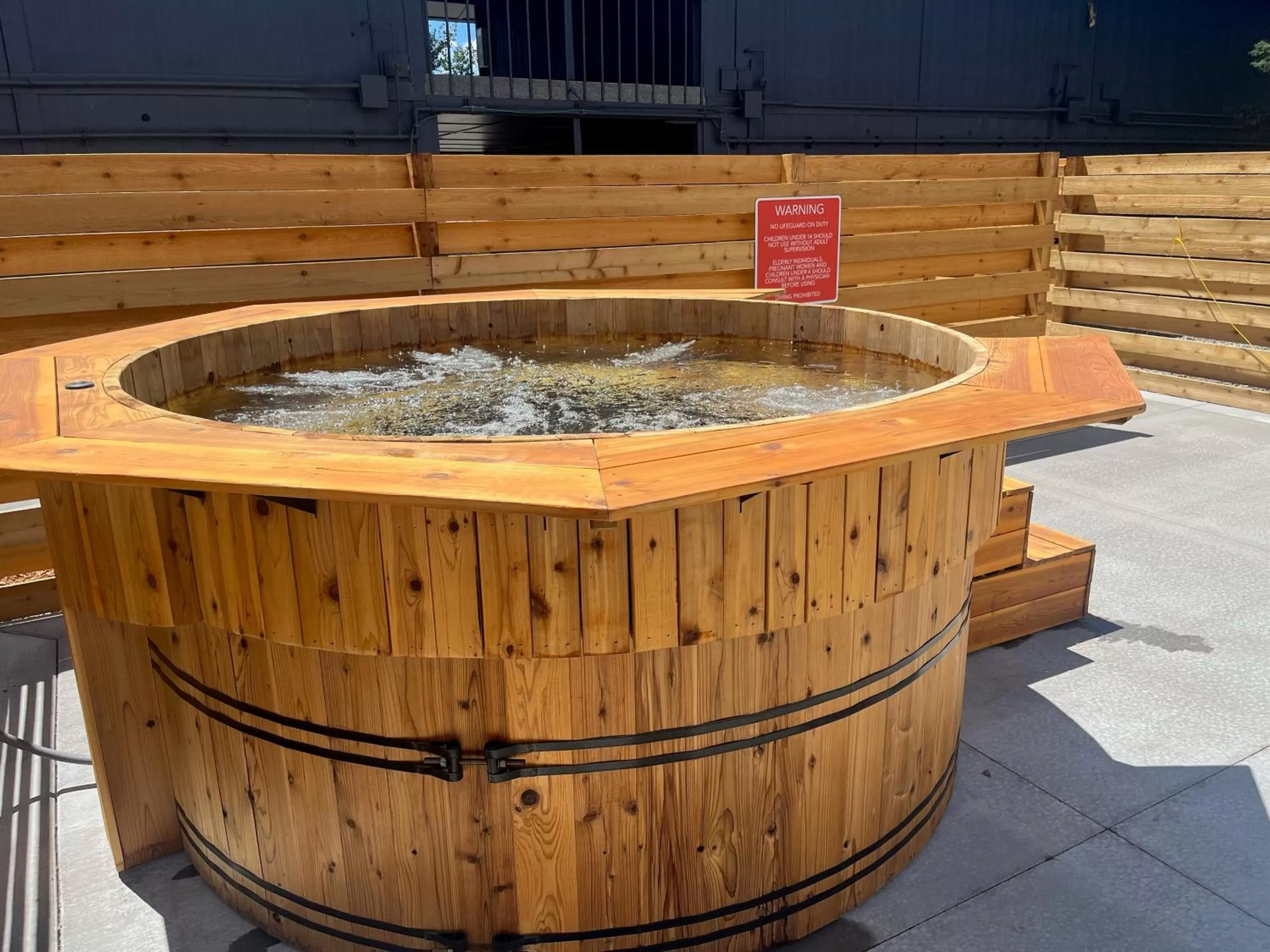 Hot Tub in LOGE Wolf Creek