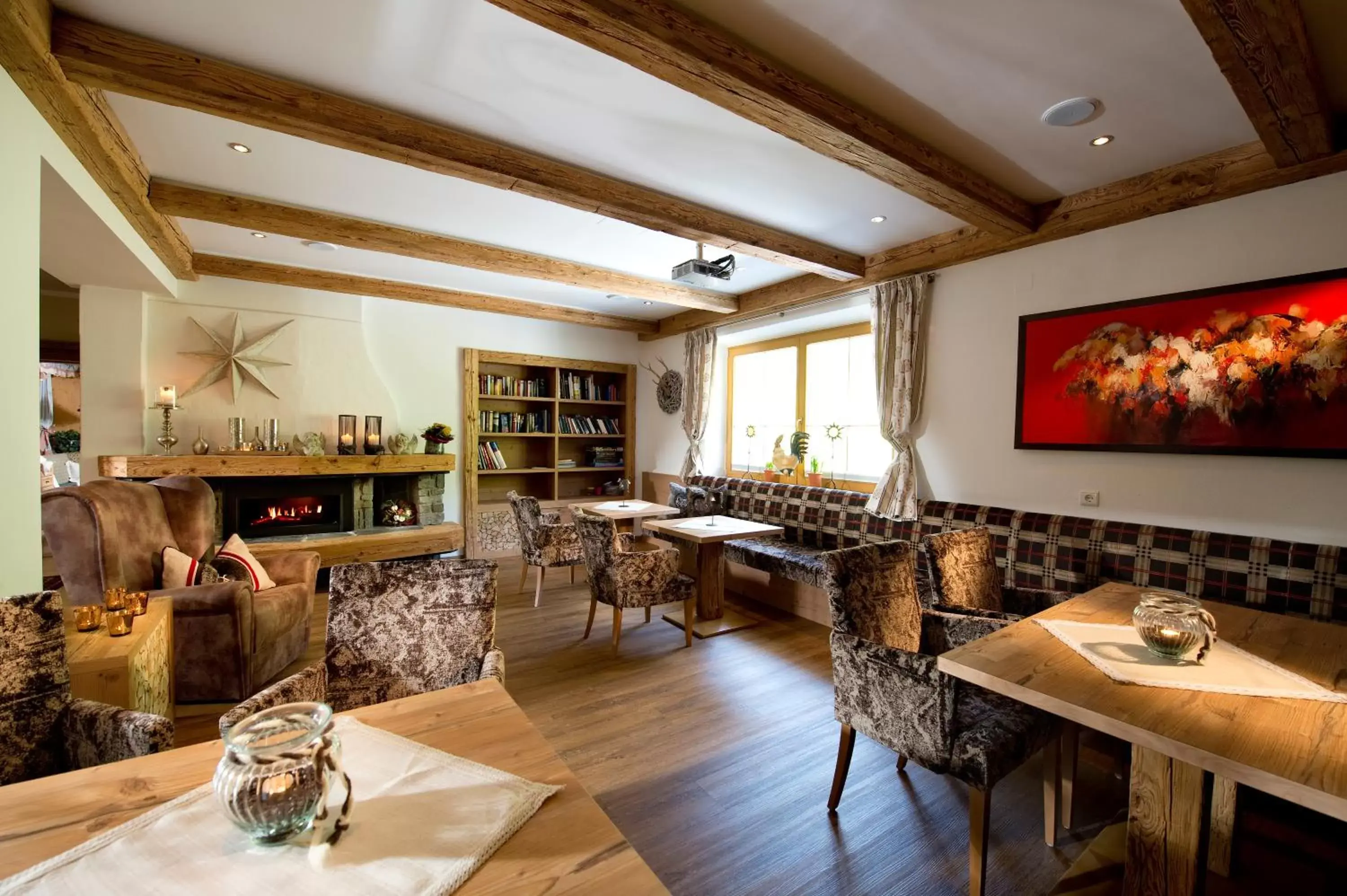 Lounge or bar, Restaurant/Places to Eat in Hotel Tirolerhof 4 Sterne Superior