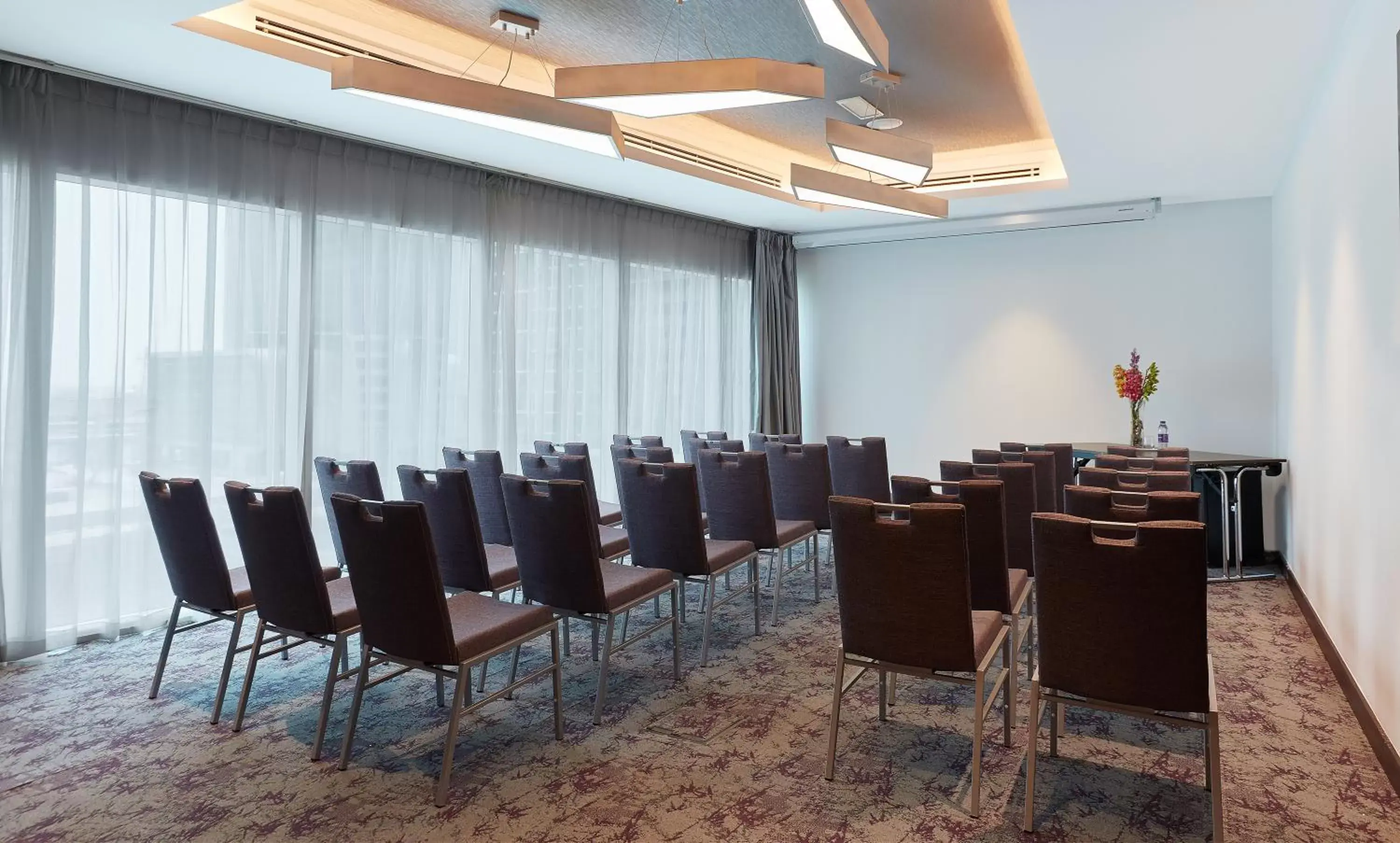Business facilities in Park Regis Business Bay