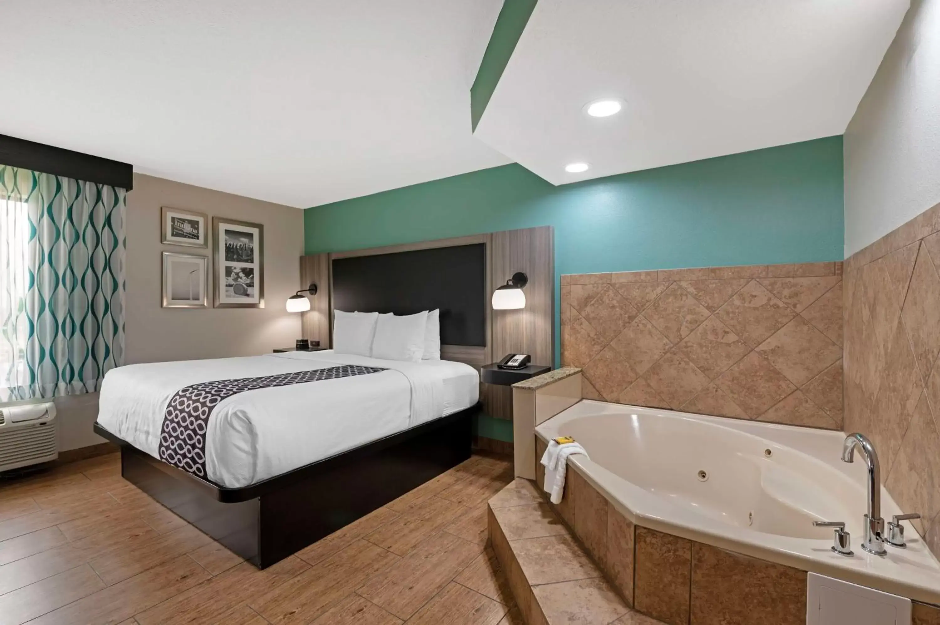 Bedroom in Best Western Plus Greenwood Indy South Inn