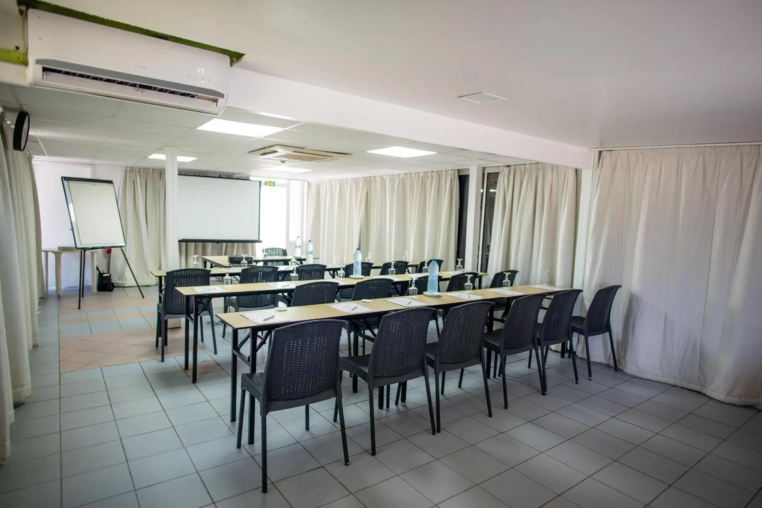 Business facilities in Canella Beach Hotel