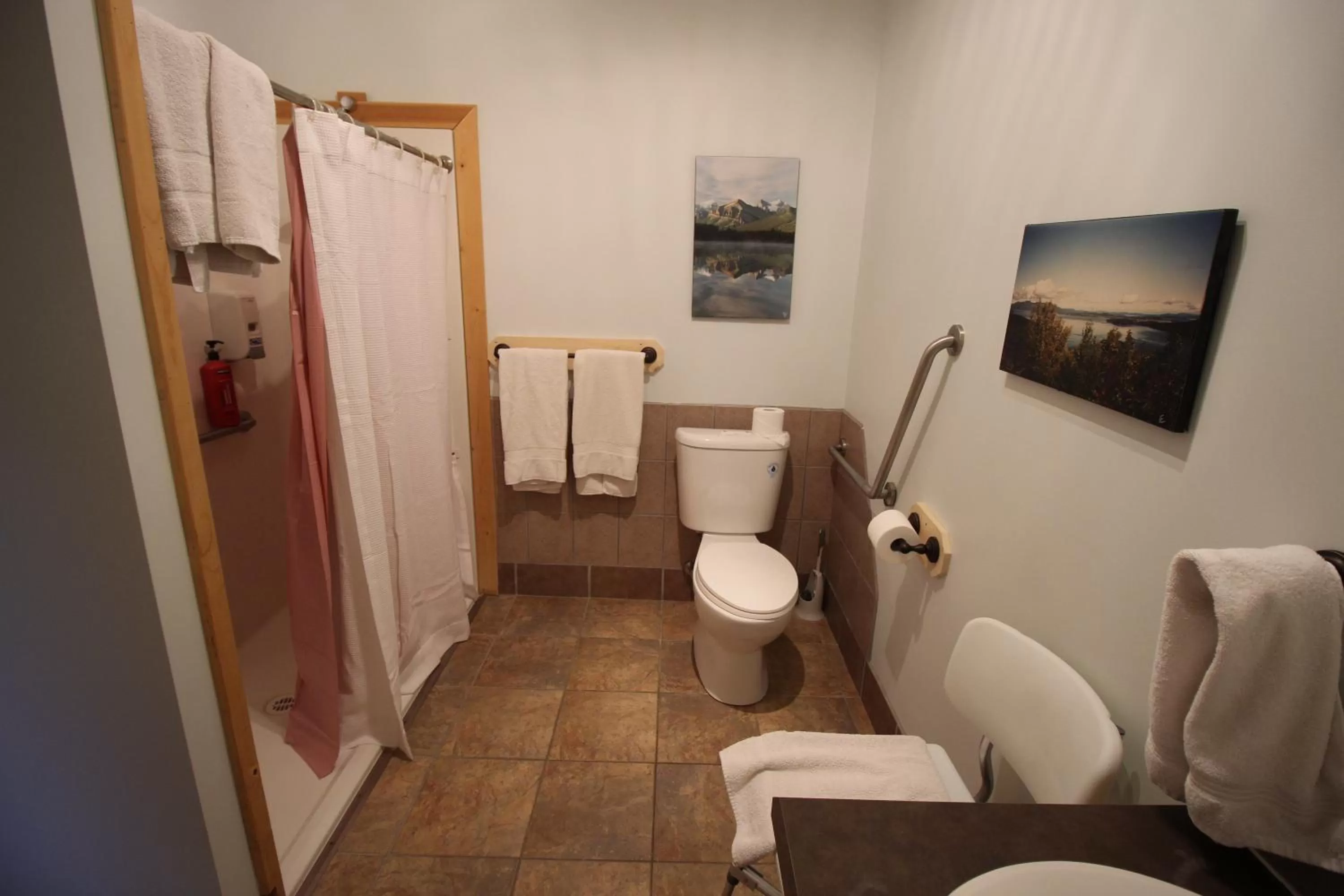 Bathroom in York Creek Bed & Breakfast