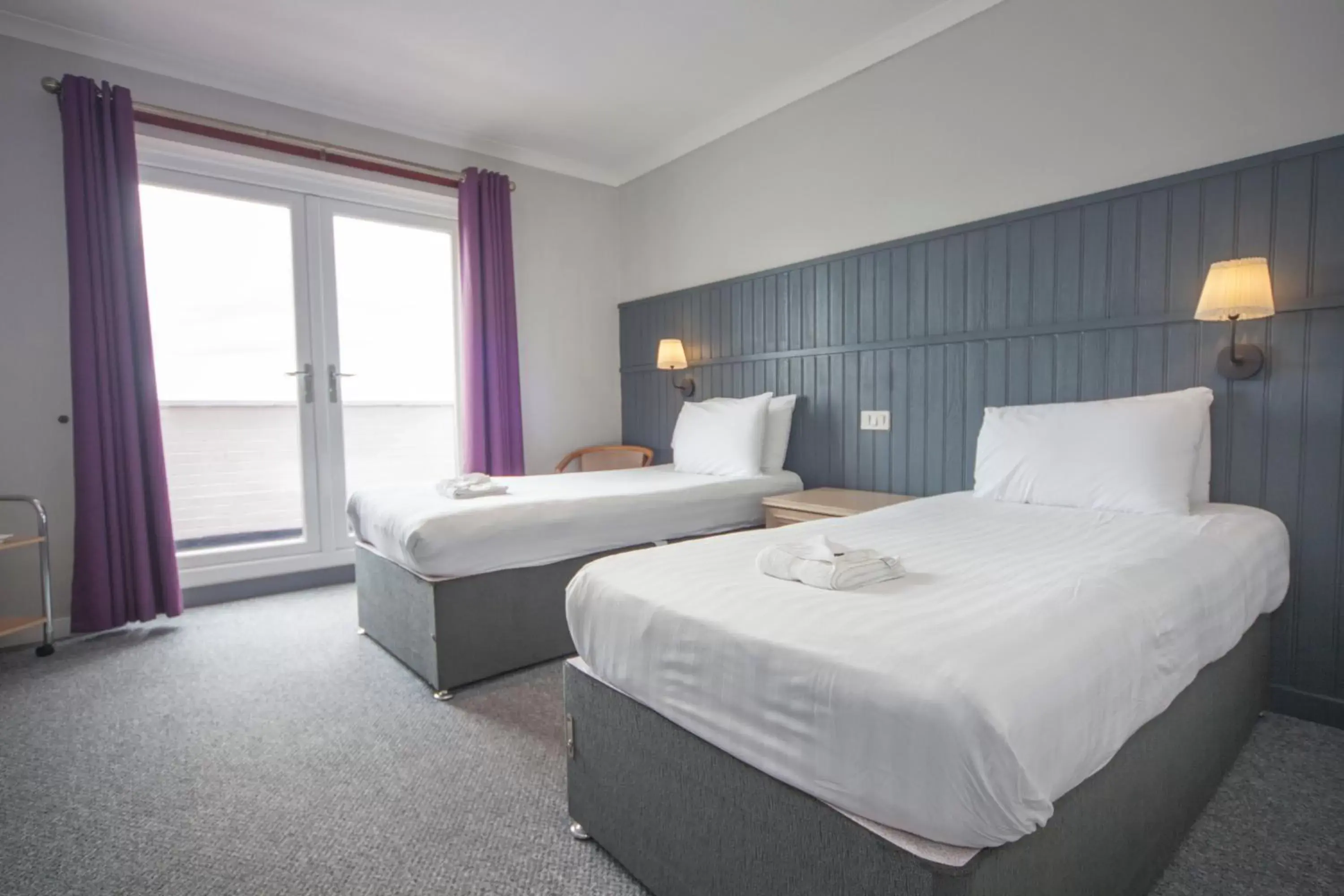 Bedroom, Bed in Highfield Hotel