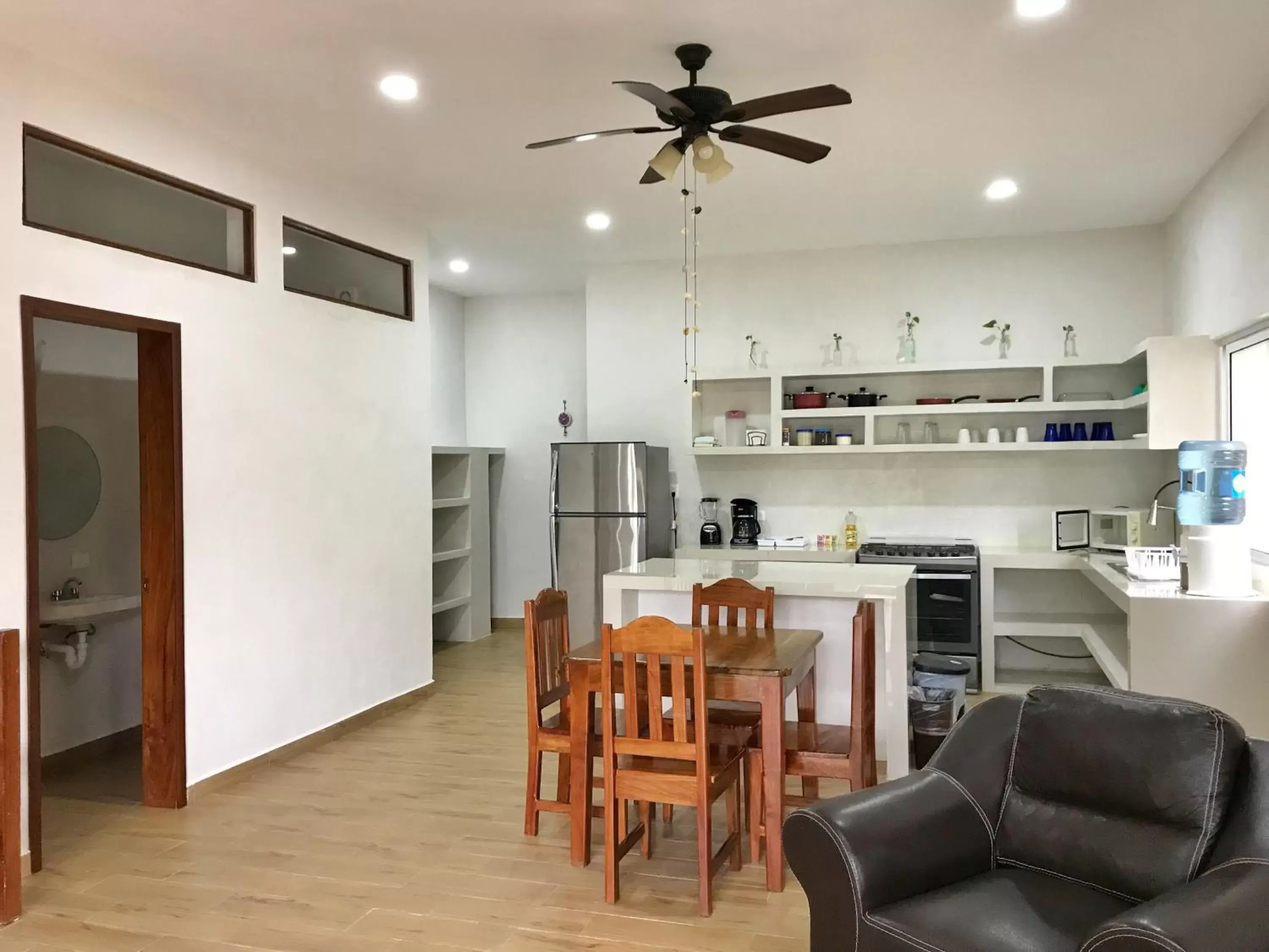 Kitchen or kitchenette, Dining Area in Hotel & Suites Oasis Bacalar