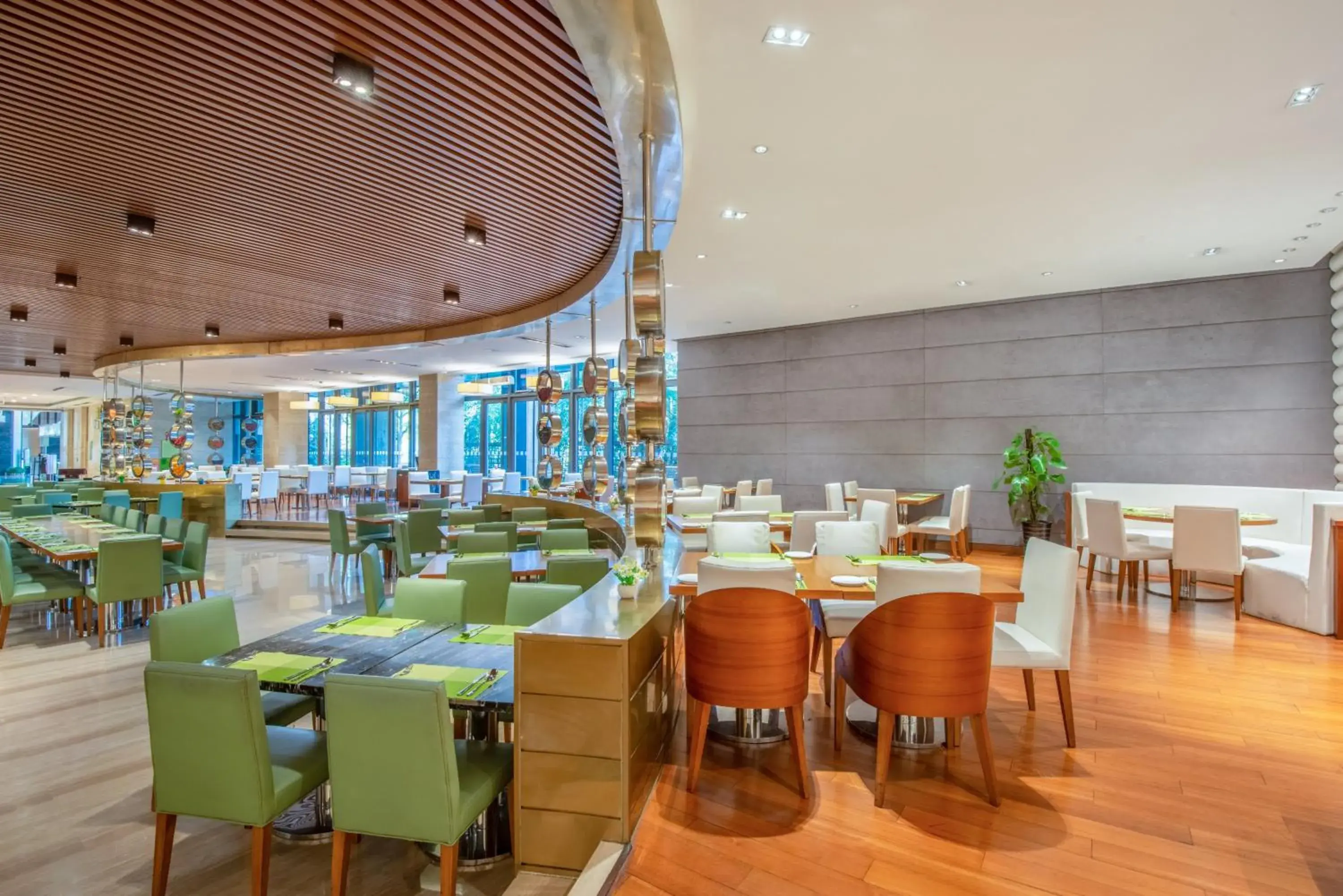 Restaurant/Places to Eat in Holiday Inn Nantong Oasis International, an IHG Hotel