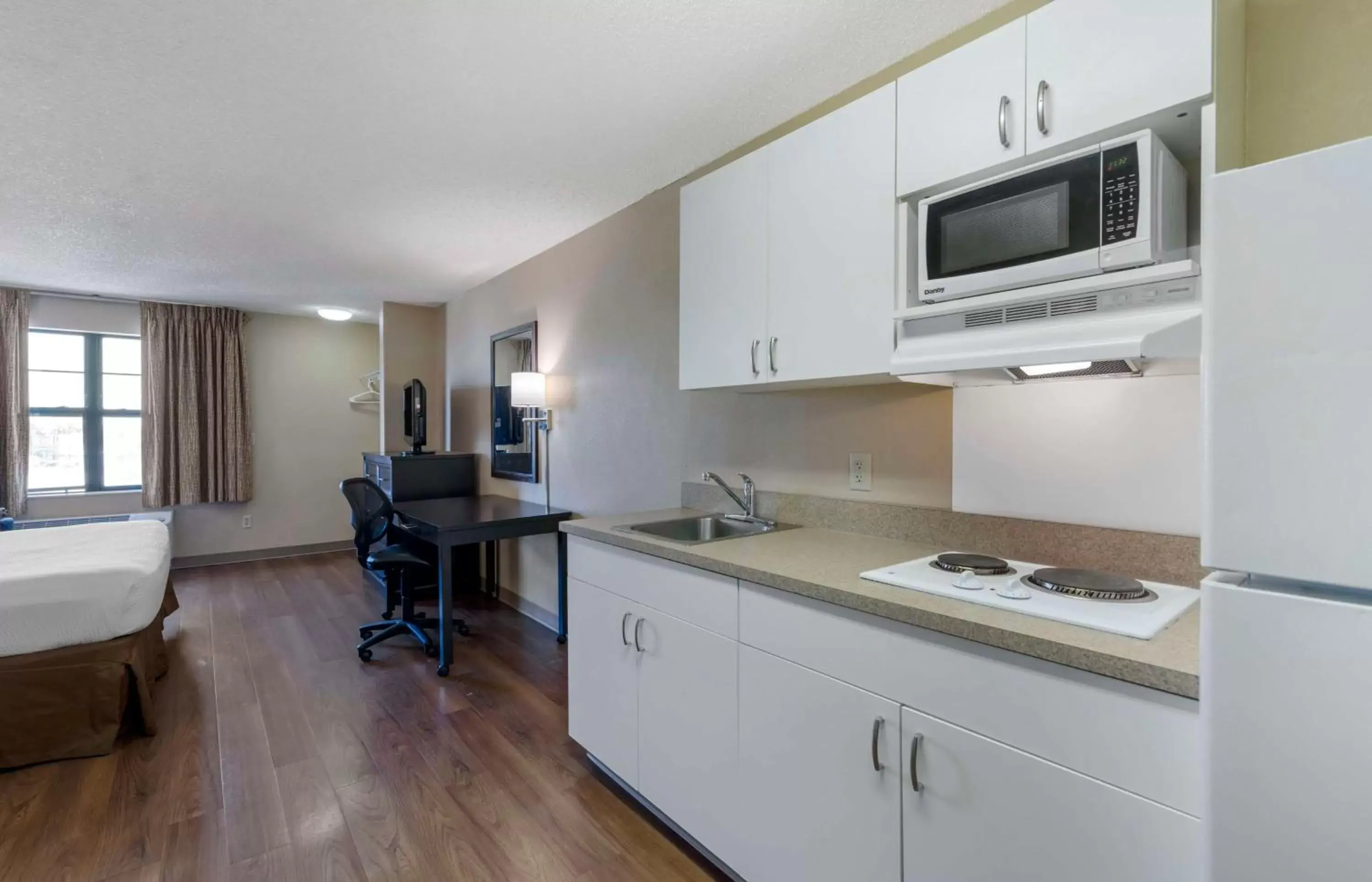 Bedroom, Kitchen/Kitchenette in Extended Stay America Suites - Orange County - Katella Ave