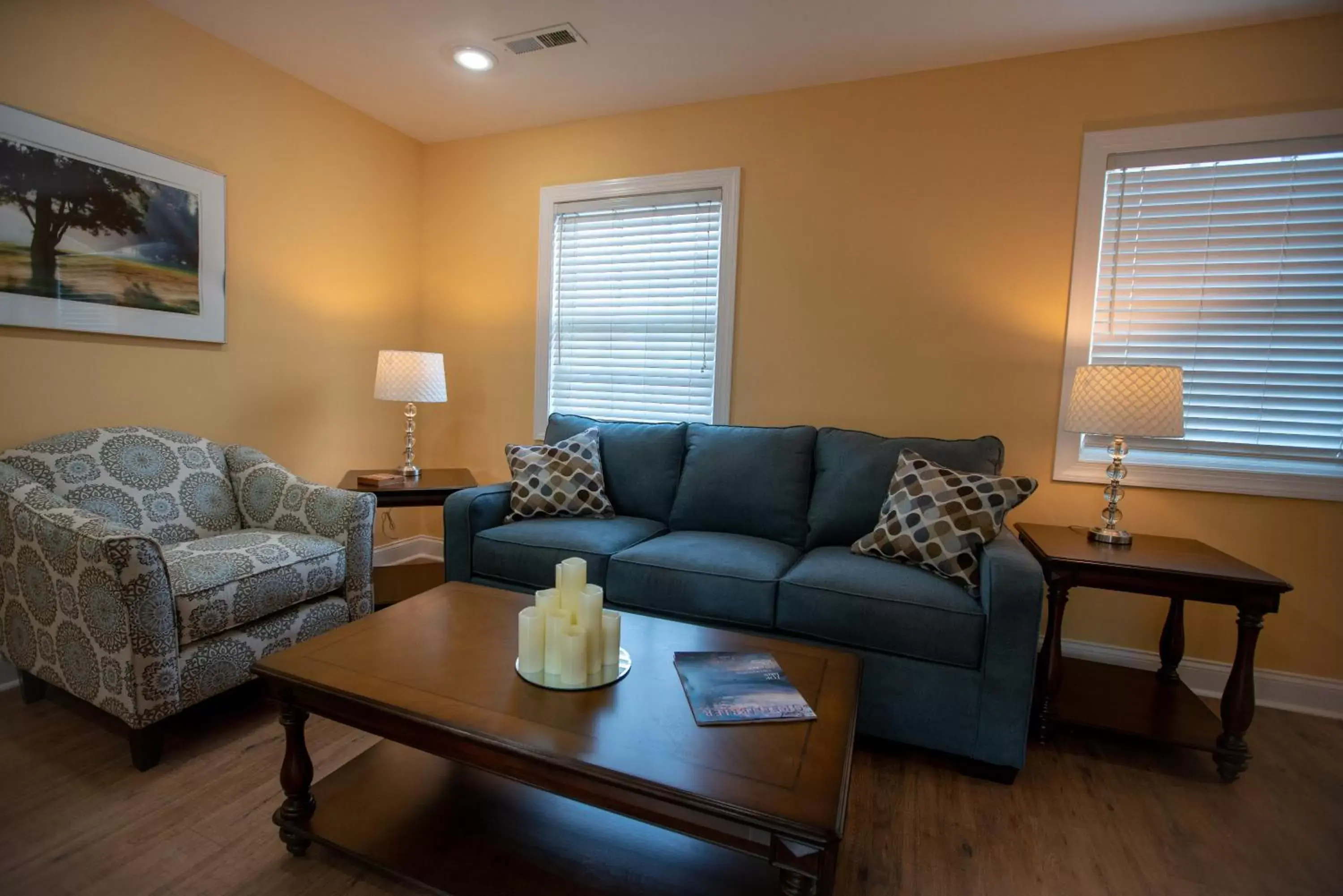 Seating Area in Howard's Creek Inn