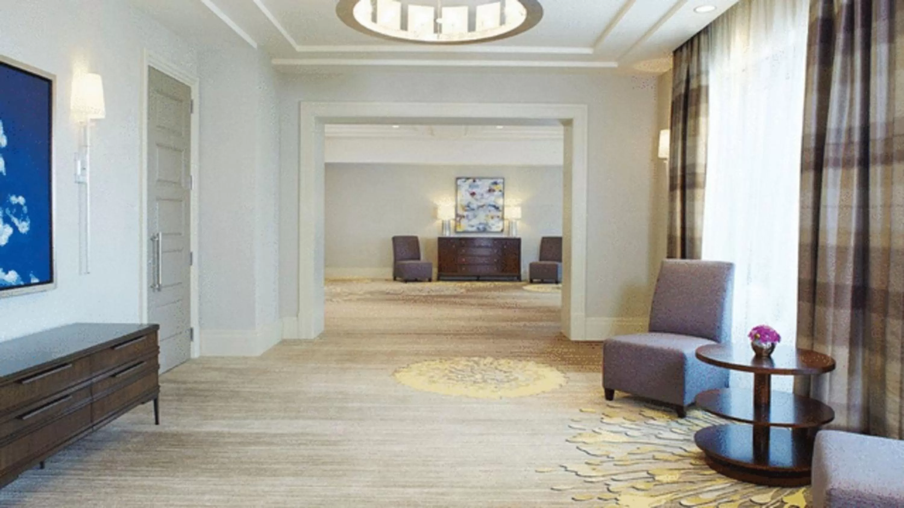 Seating area in Hyatt Regency Atlanta Perimeter at Villa Christina