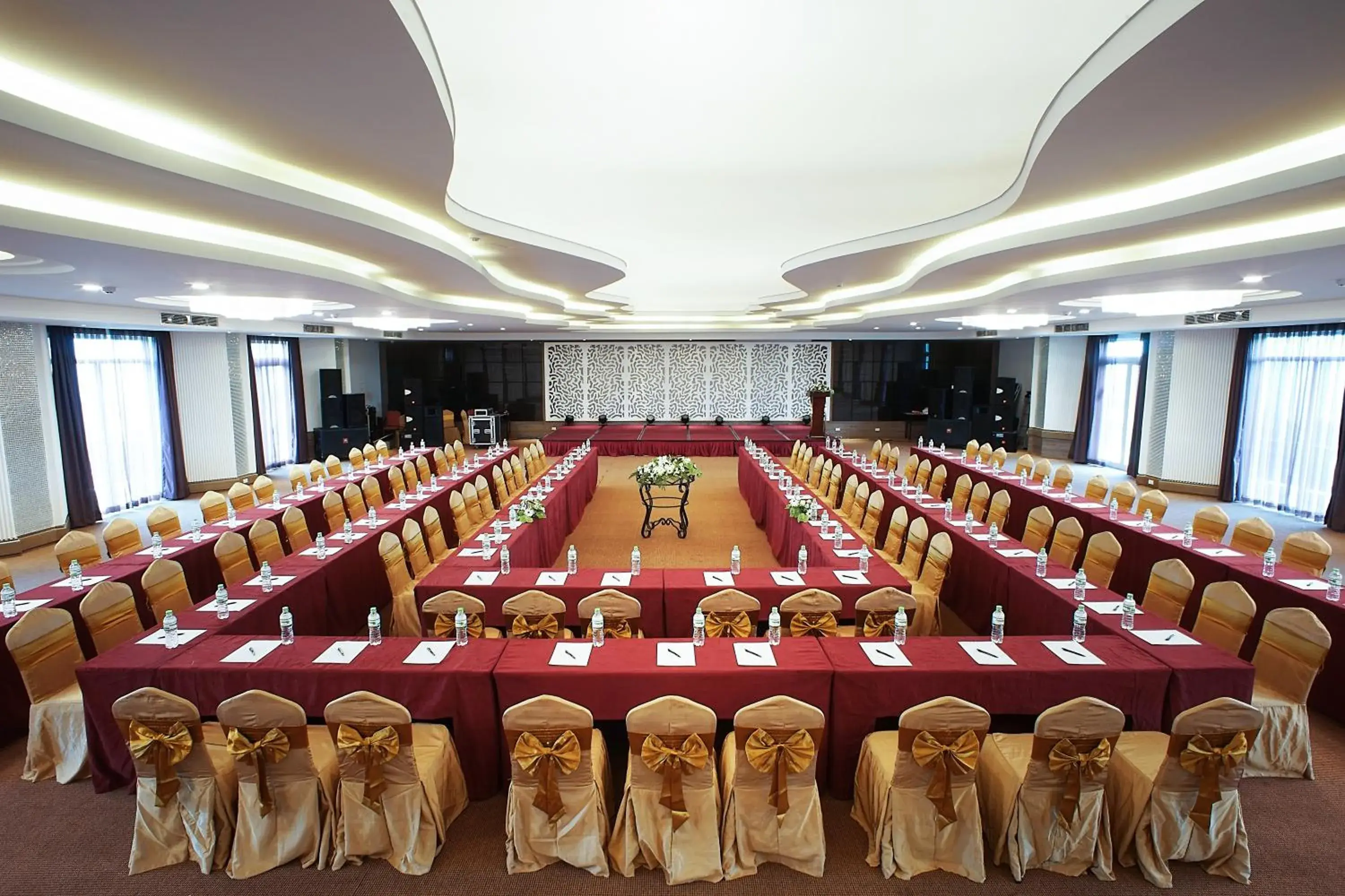 Meeting/conference room, Banquet Facilities in Muong Thanh Holiday Mui Ne Hotel