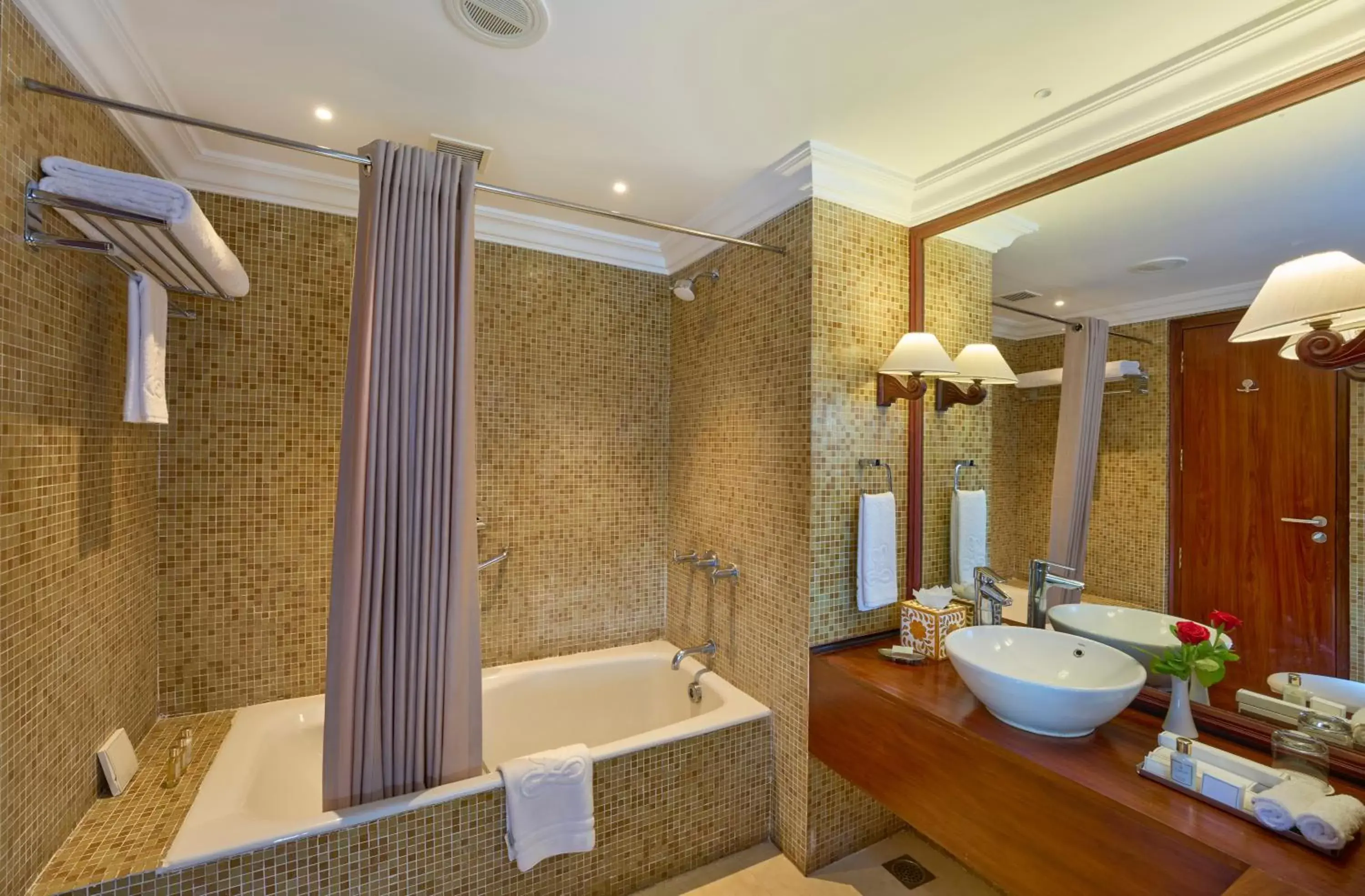 Toilet, Bathroom in The Leela Ashtamudi, A Raviz Hotel