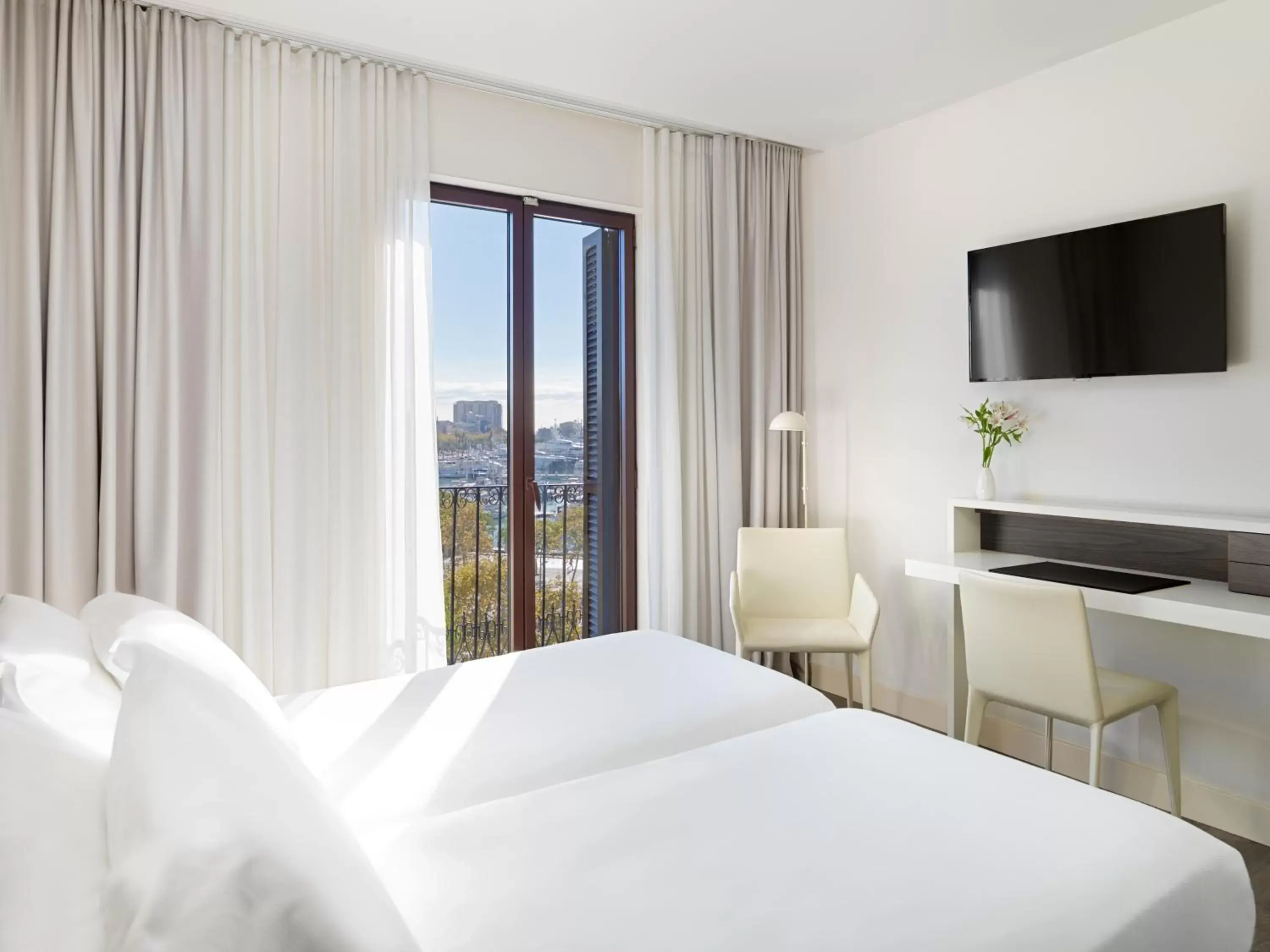 Bedroom, Bed in H10 Port Vell 4* Sup