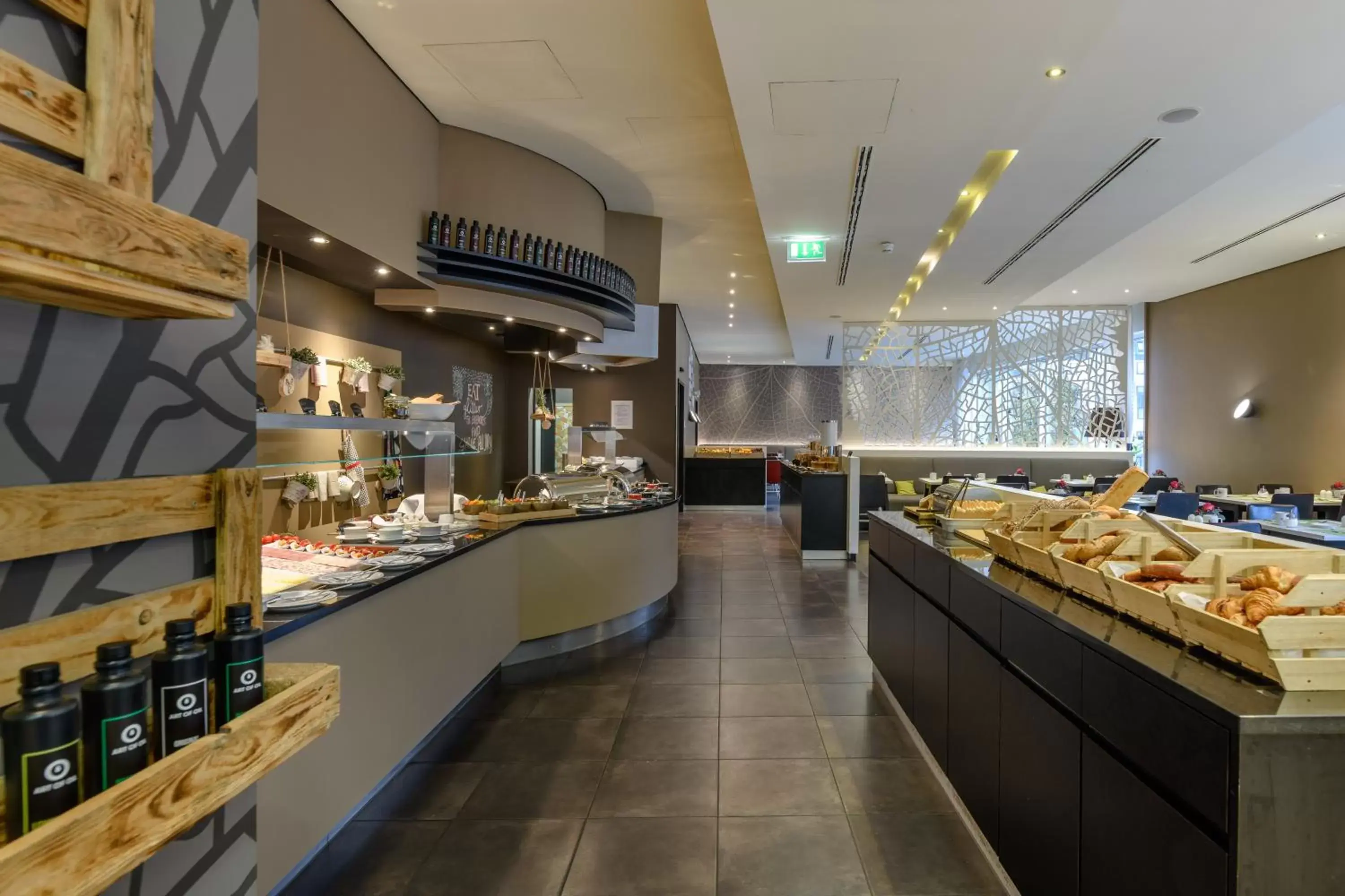 Buffet breakfast, Restaurant/Places to Eat in Mercure Hotel Stuttgart City Center