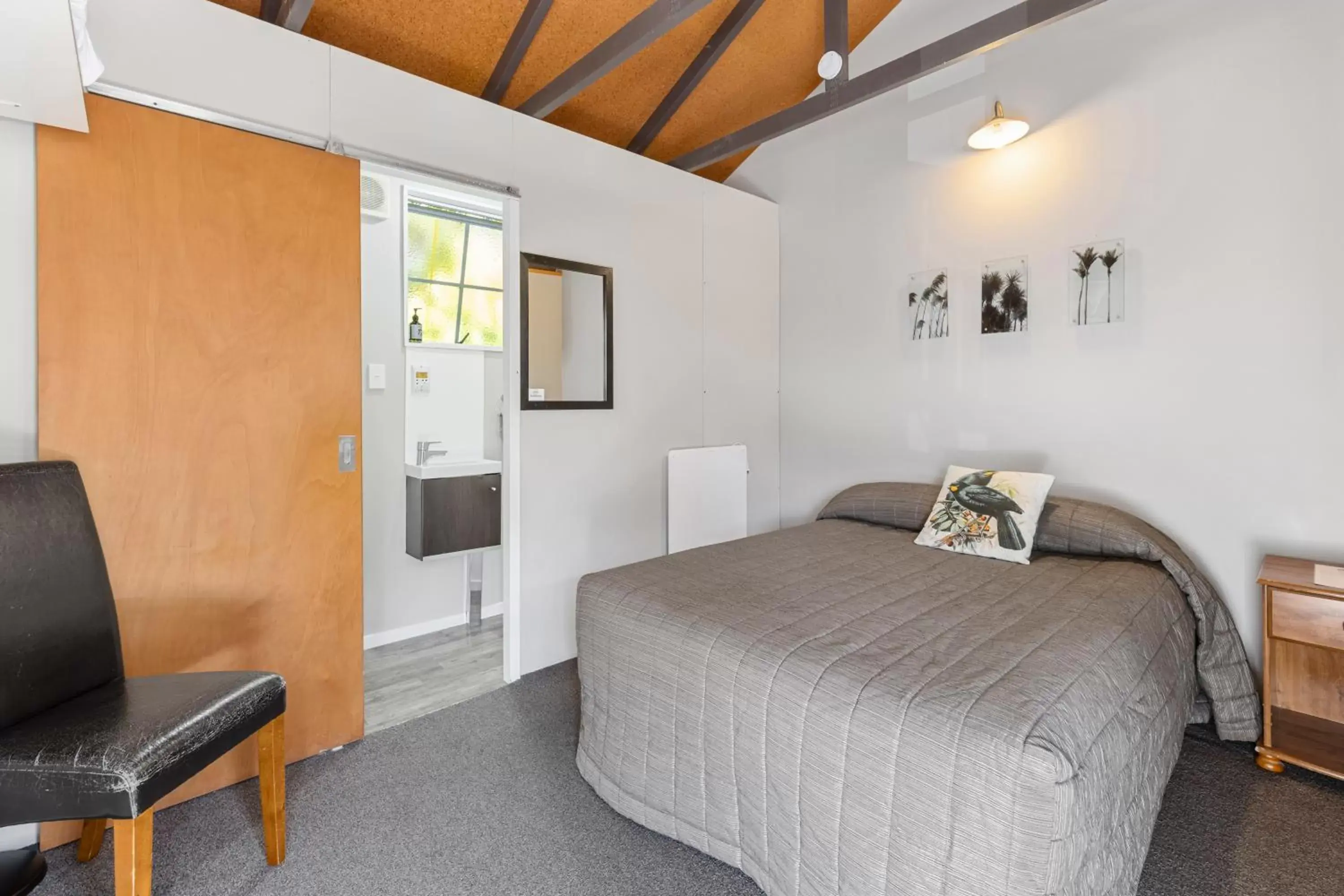 Double Room in Sportsmans Lodge Turangi Double Room in Sportsmans Lodge Turangi