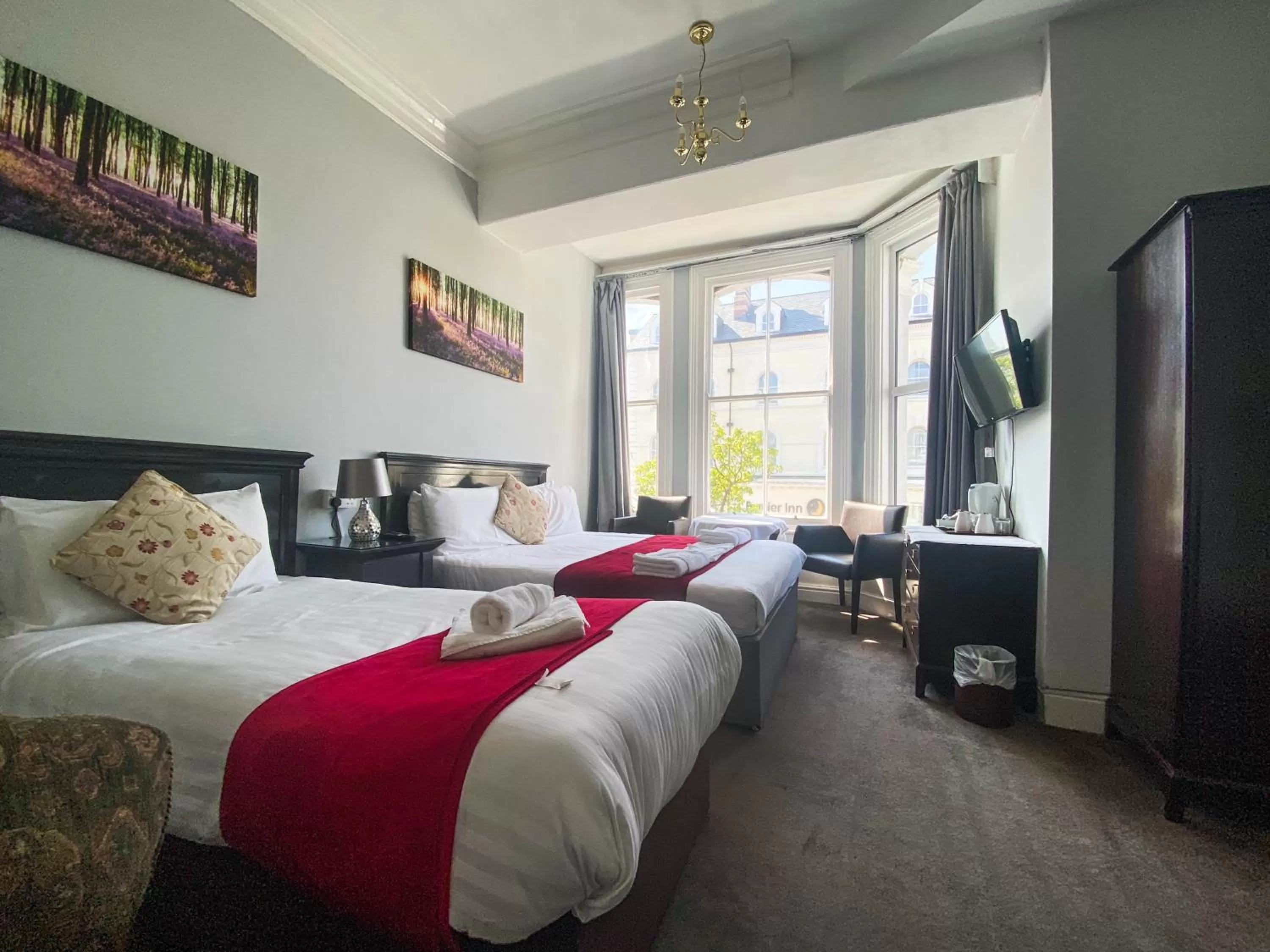 Bed in The Broadway Hotel