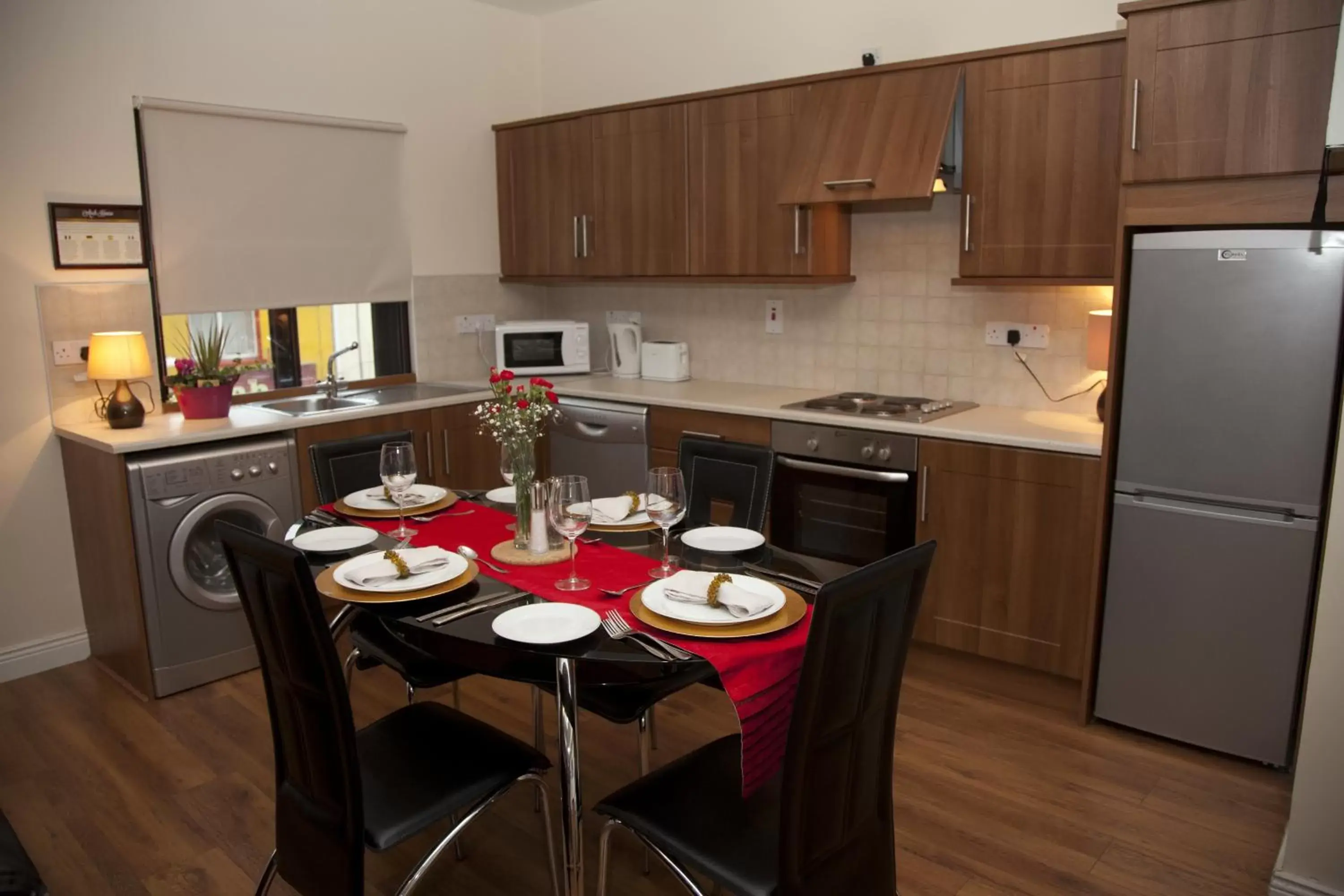 Living room, Kitchen/Kitchenette in Arch House B&B & Apartments