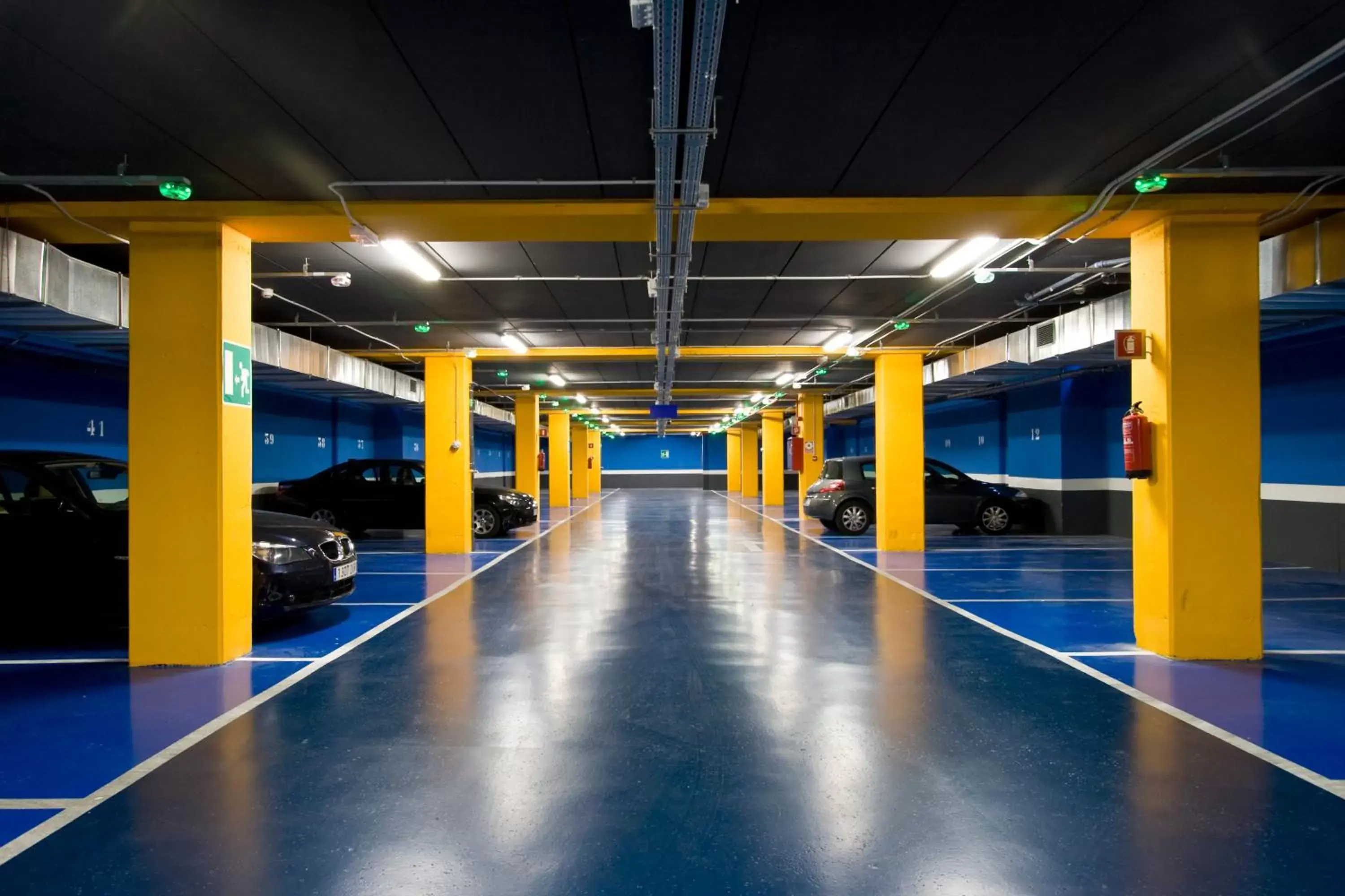 Property building in Axor Feria Property building in Axor Feria