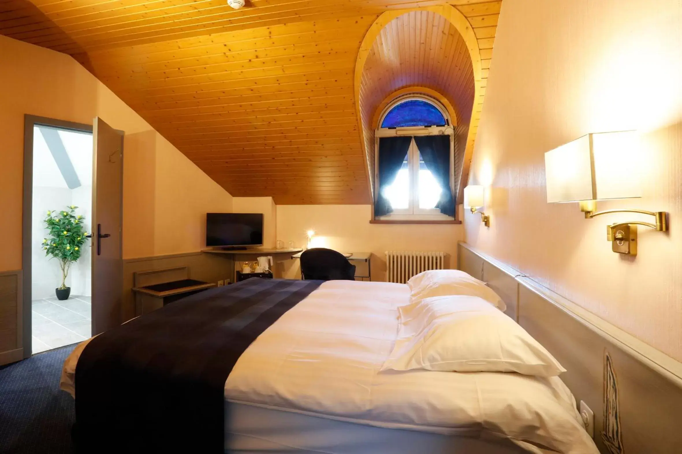 Bed in Hotel Montbrillant