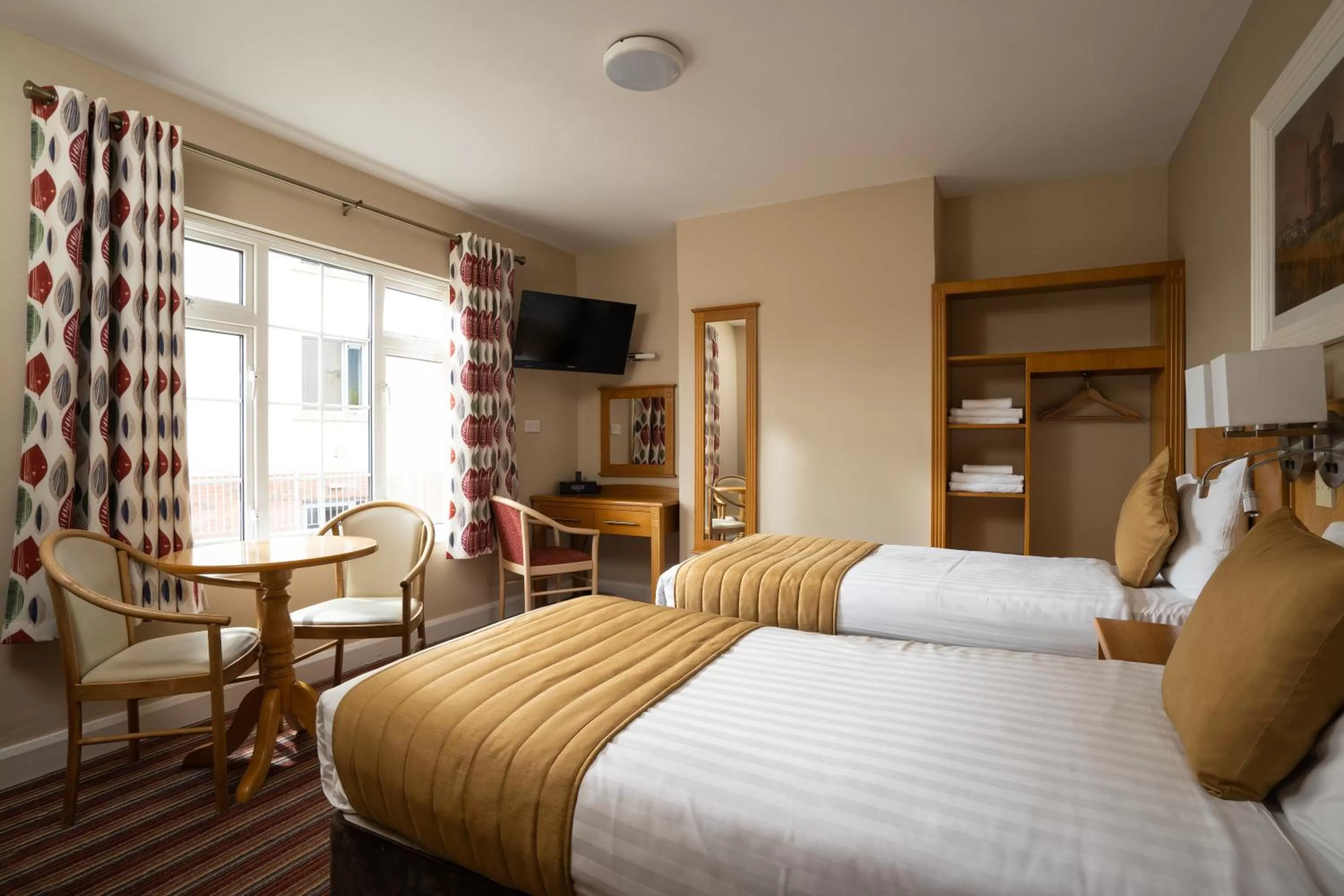 Photo of the whole room, Bed in Belmore Court & Motel