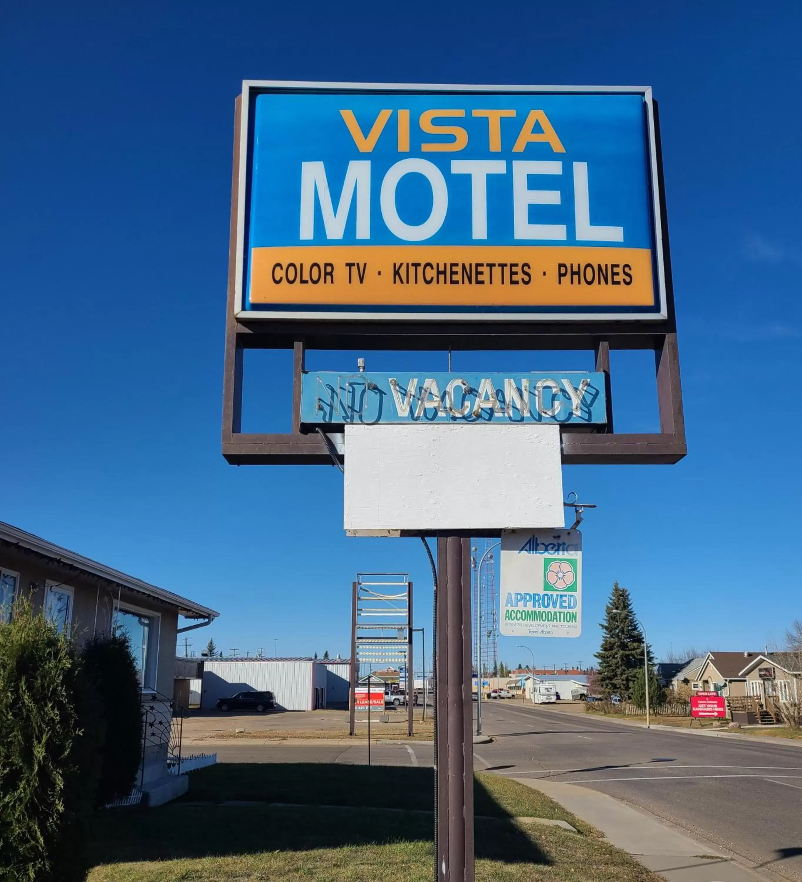 Property building in Vista Motel