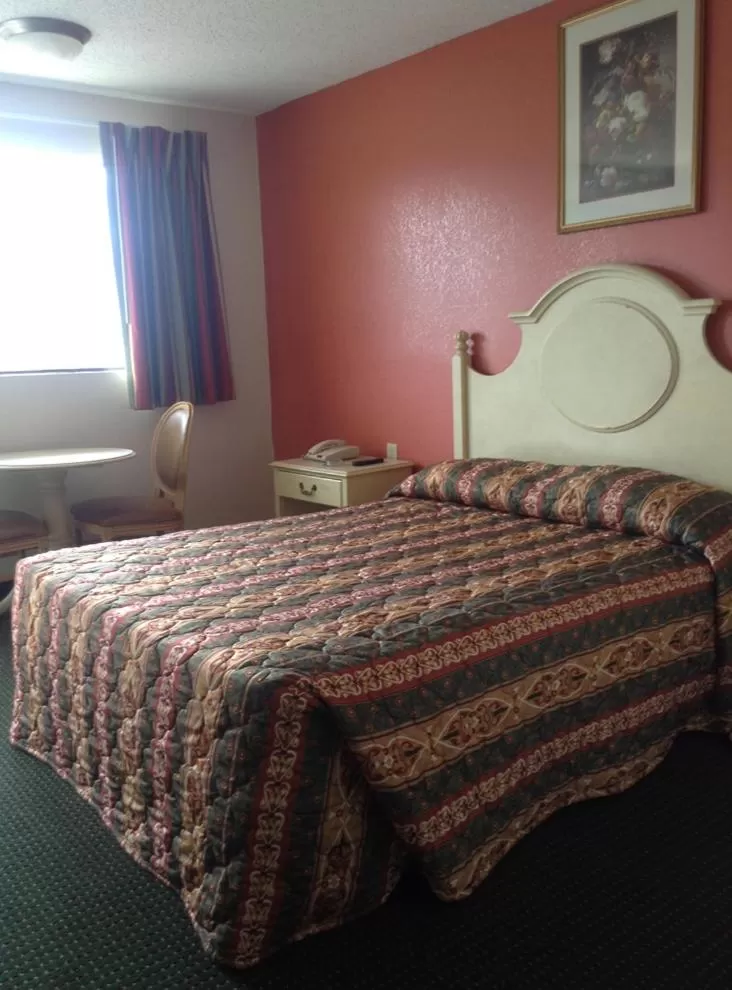 Bed in New Orleans Inn