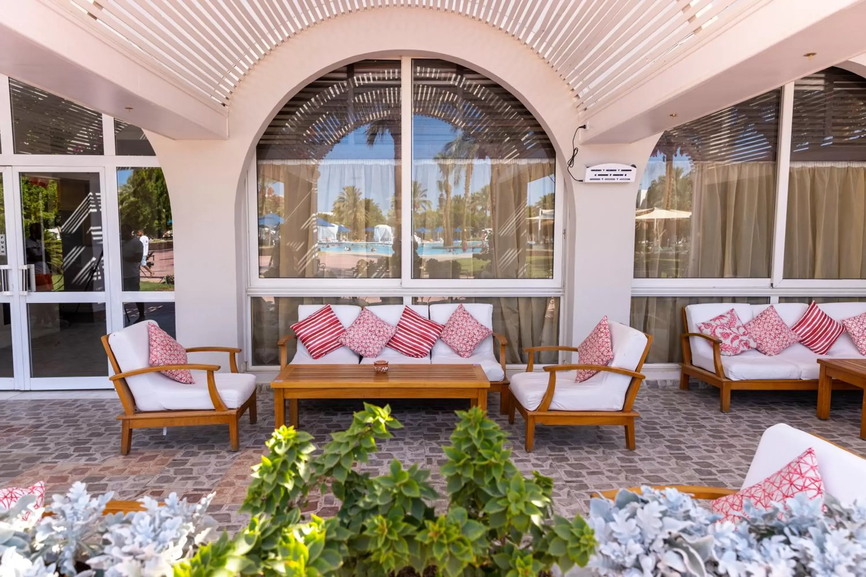 Lounge or bar, Seating Area in Desert Rose Resort