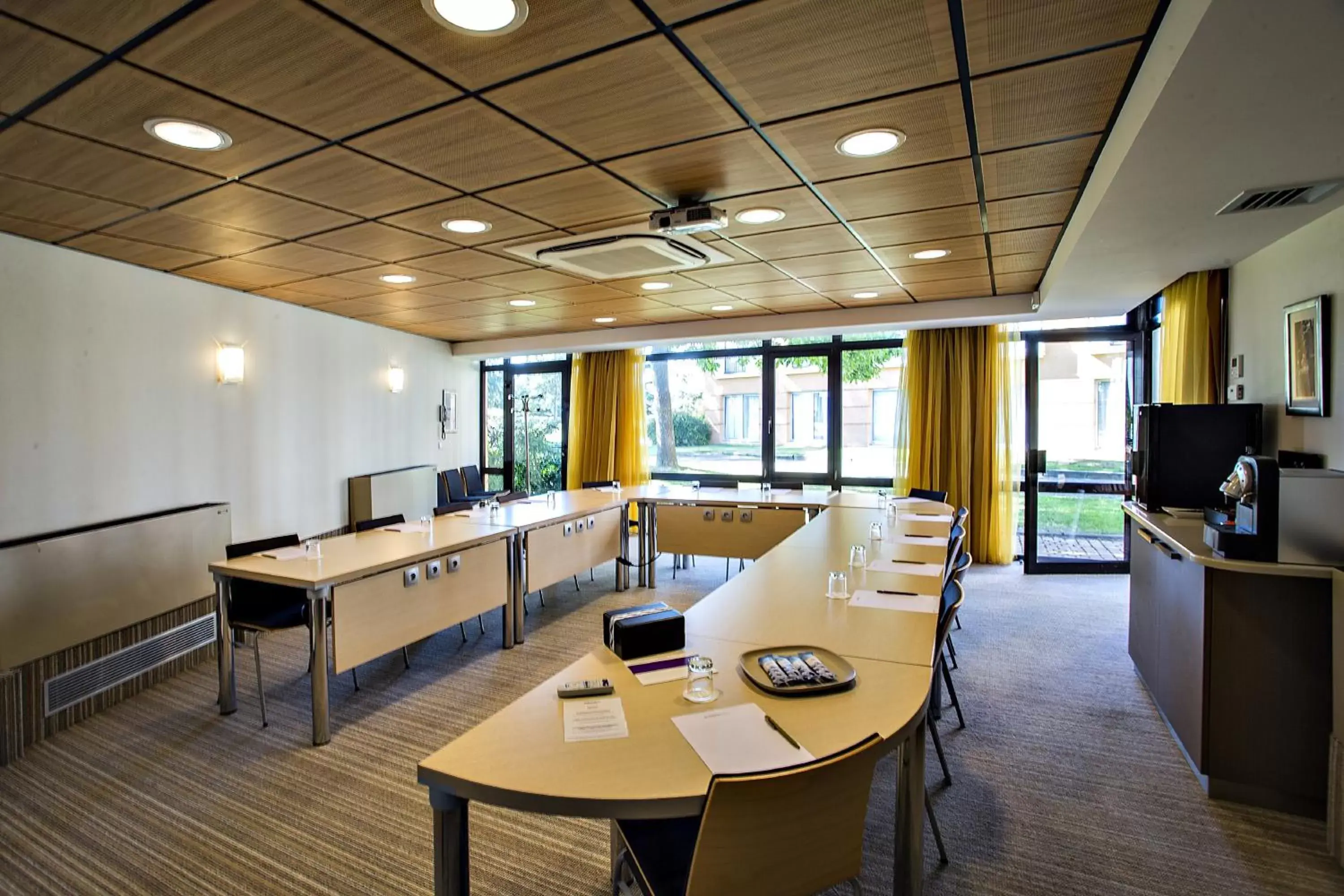 Meeting/conference room in Mercure Toulouse Aéroport Golf de Seilh