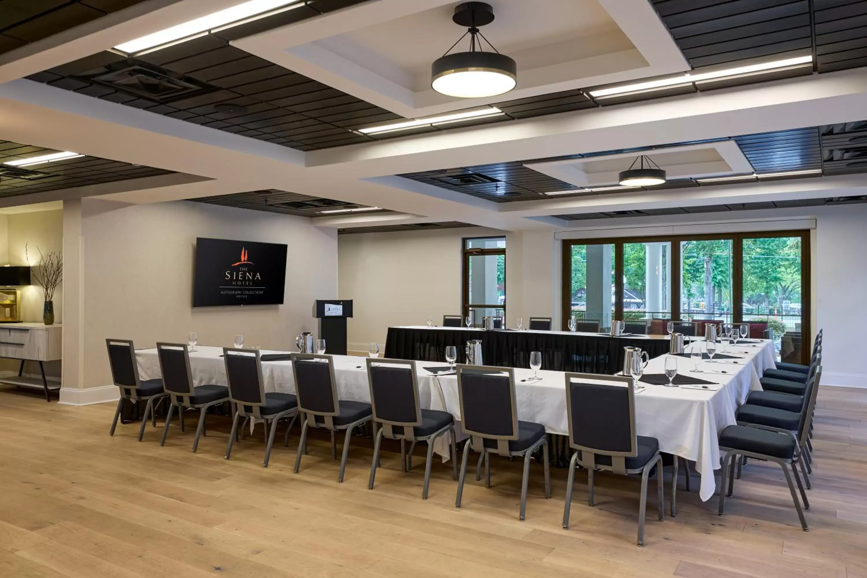 Meeting/conference room in The Siena Hotel, Autograph Collection