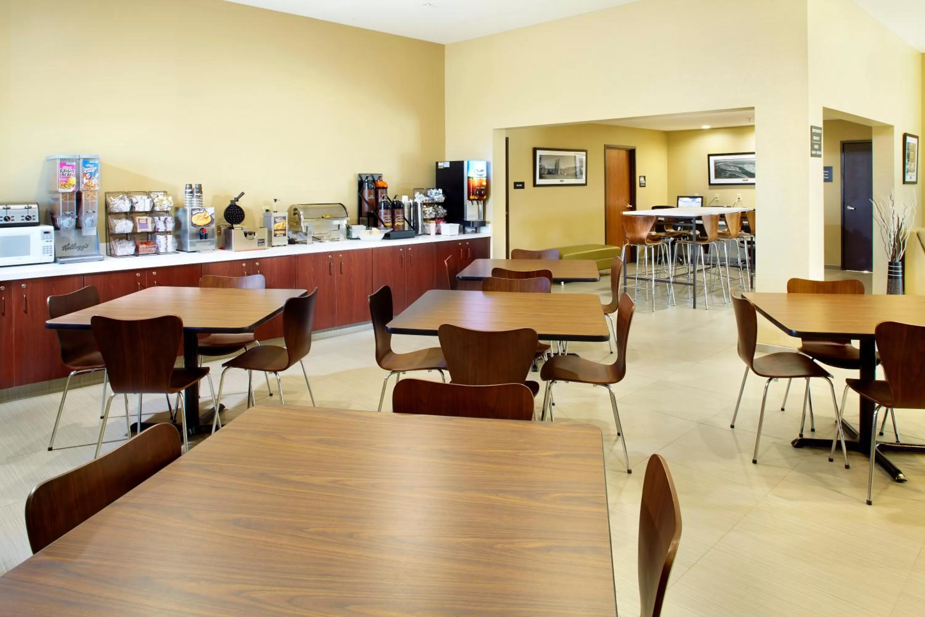 Breakfast in Super 8 by Wyndham St. Clairsville OH/Wheeling WV Area