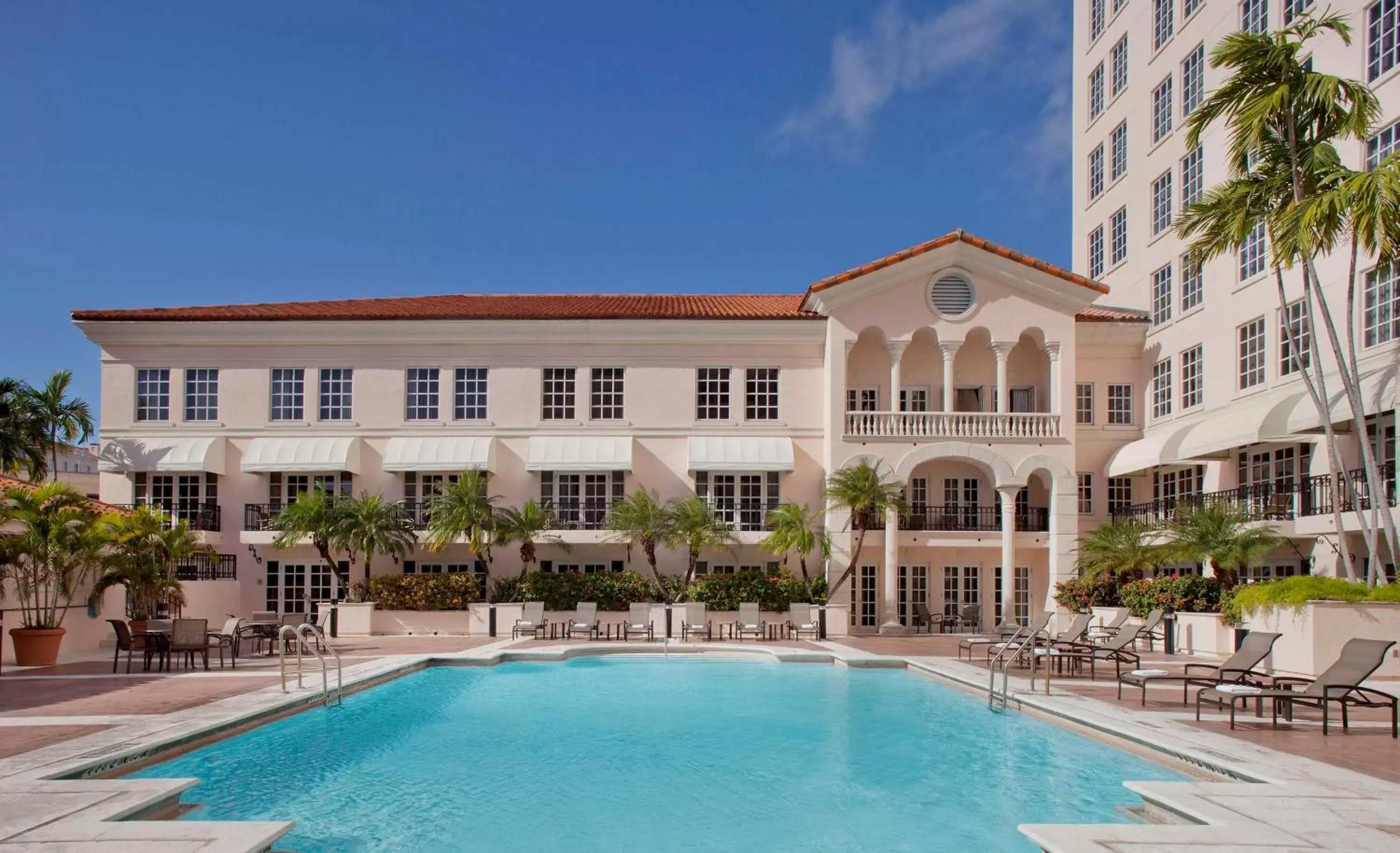 Swimming pool, Property Building in Hyatt Regency Coral Gables in Miami