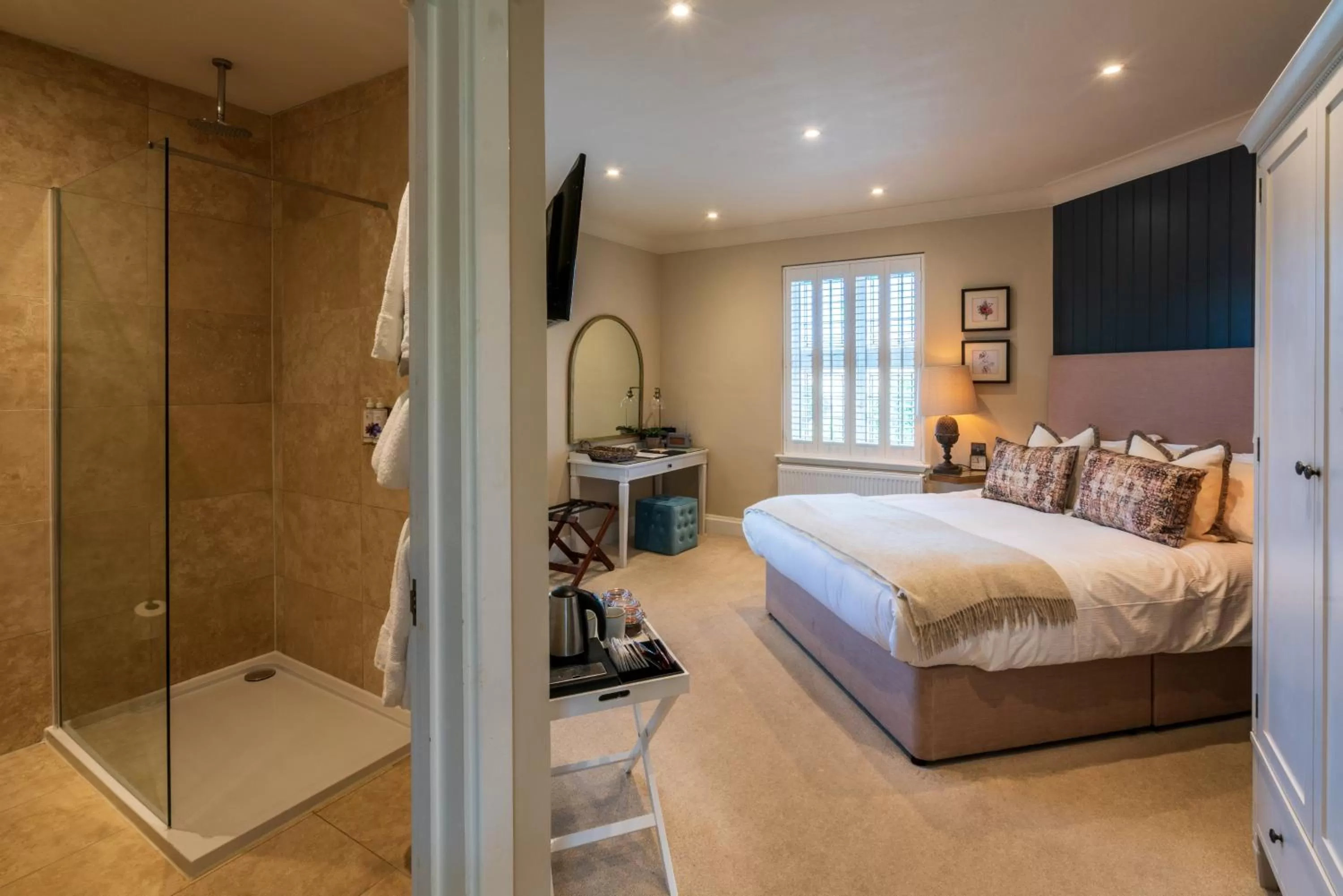 Bedroom, Bed in The Rising Sun