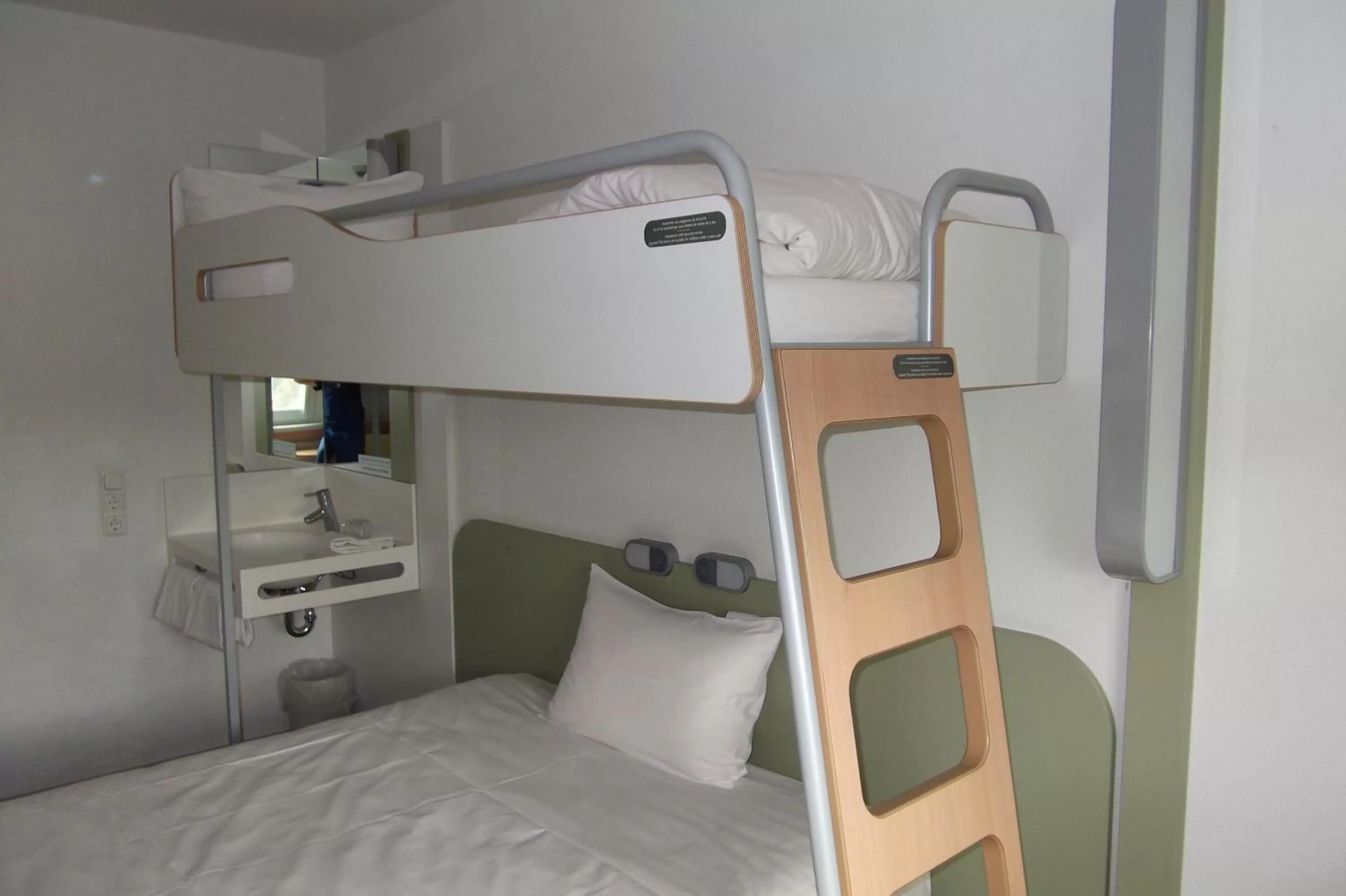 bunk bed, Bed in ibis budget Augsburg City