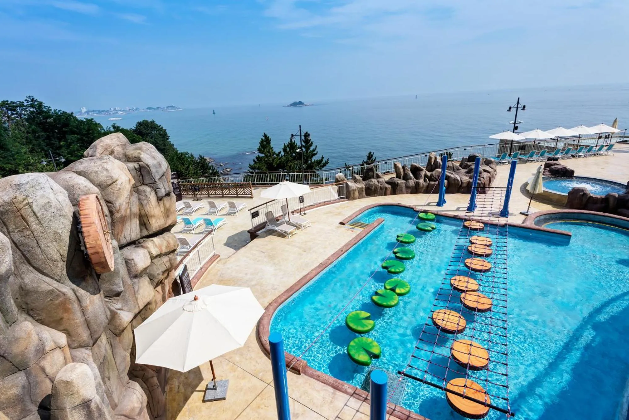Aqua park in Lotte Resort Sokcho
