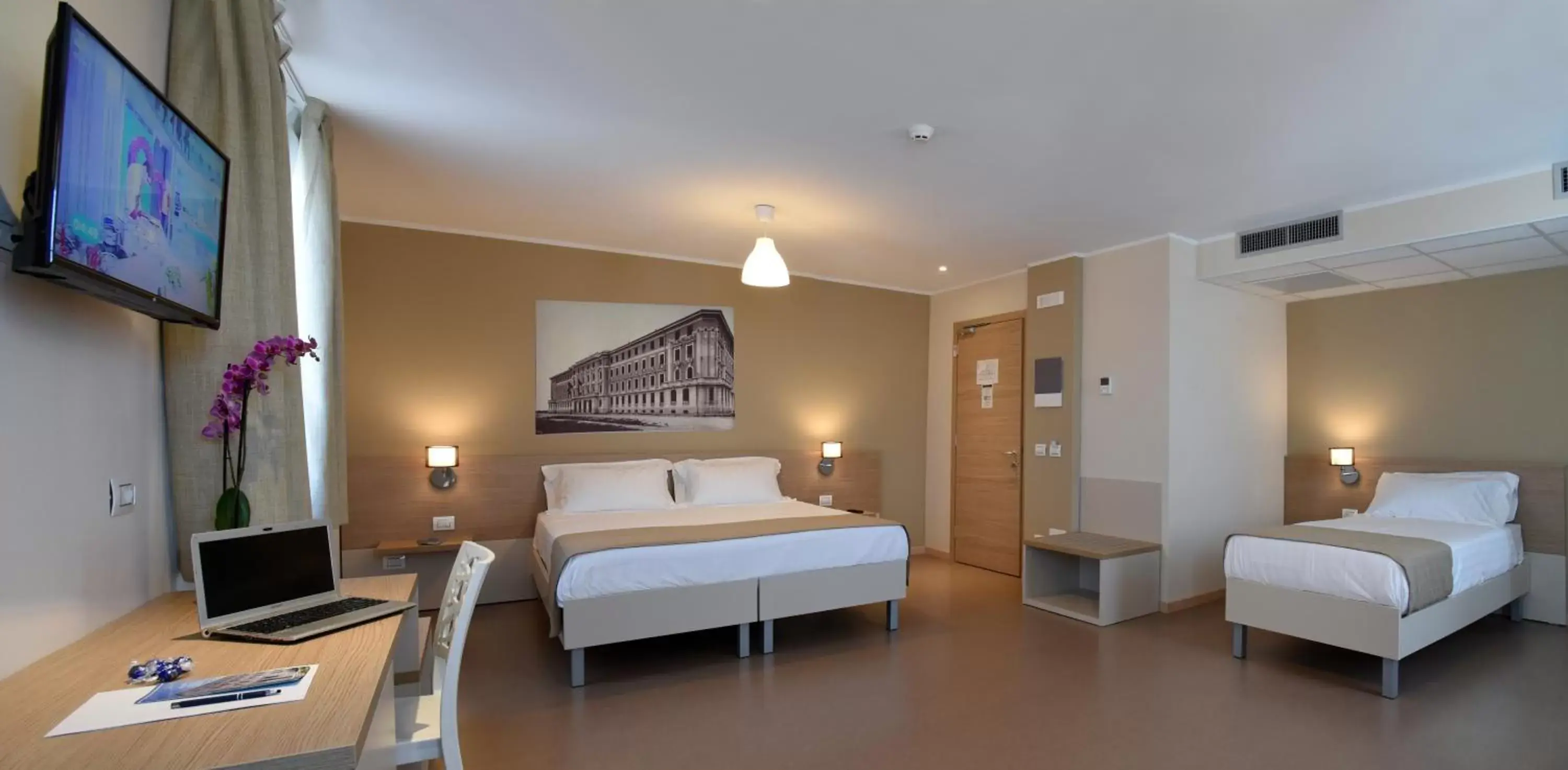 Photo of the whole room, Bed in Nuovo Albergo Operai