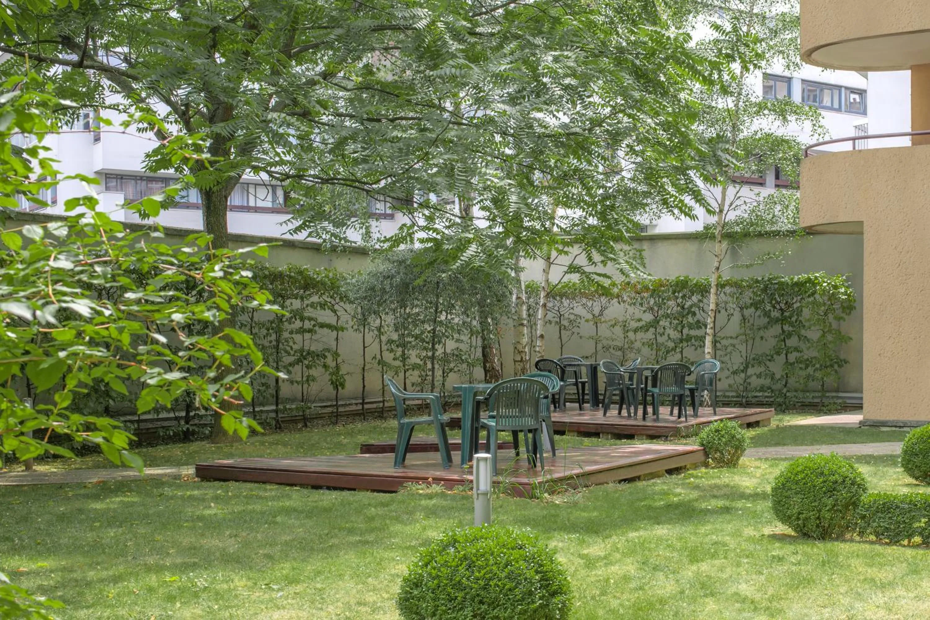 Garden in Citadines Bastille Gare de Lyon Paris