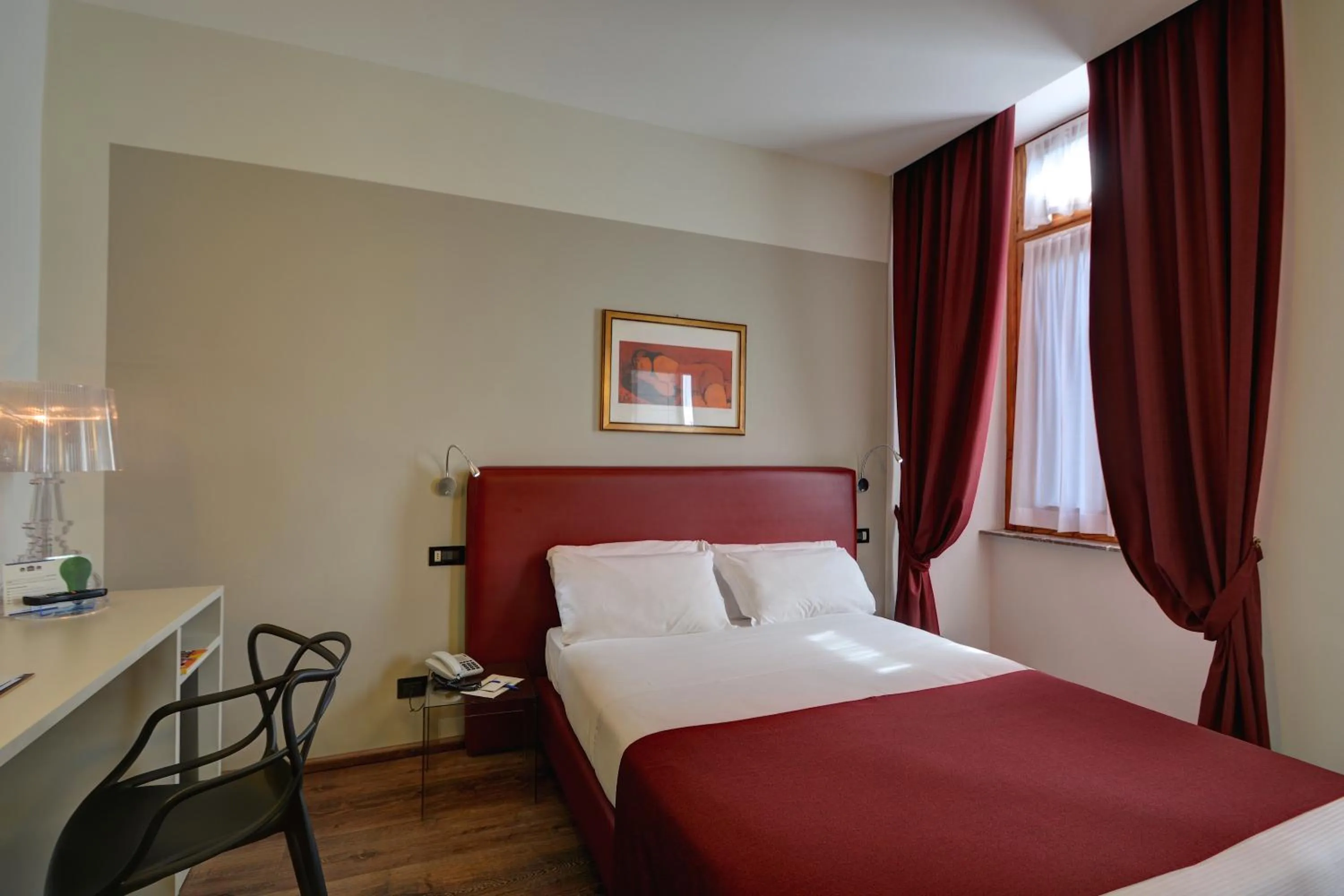 Photo of the whole room, Bed in Best Western Hotel Genio