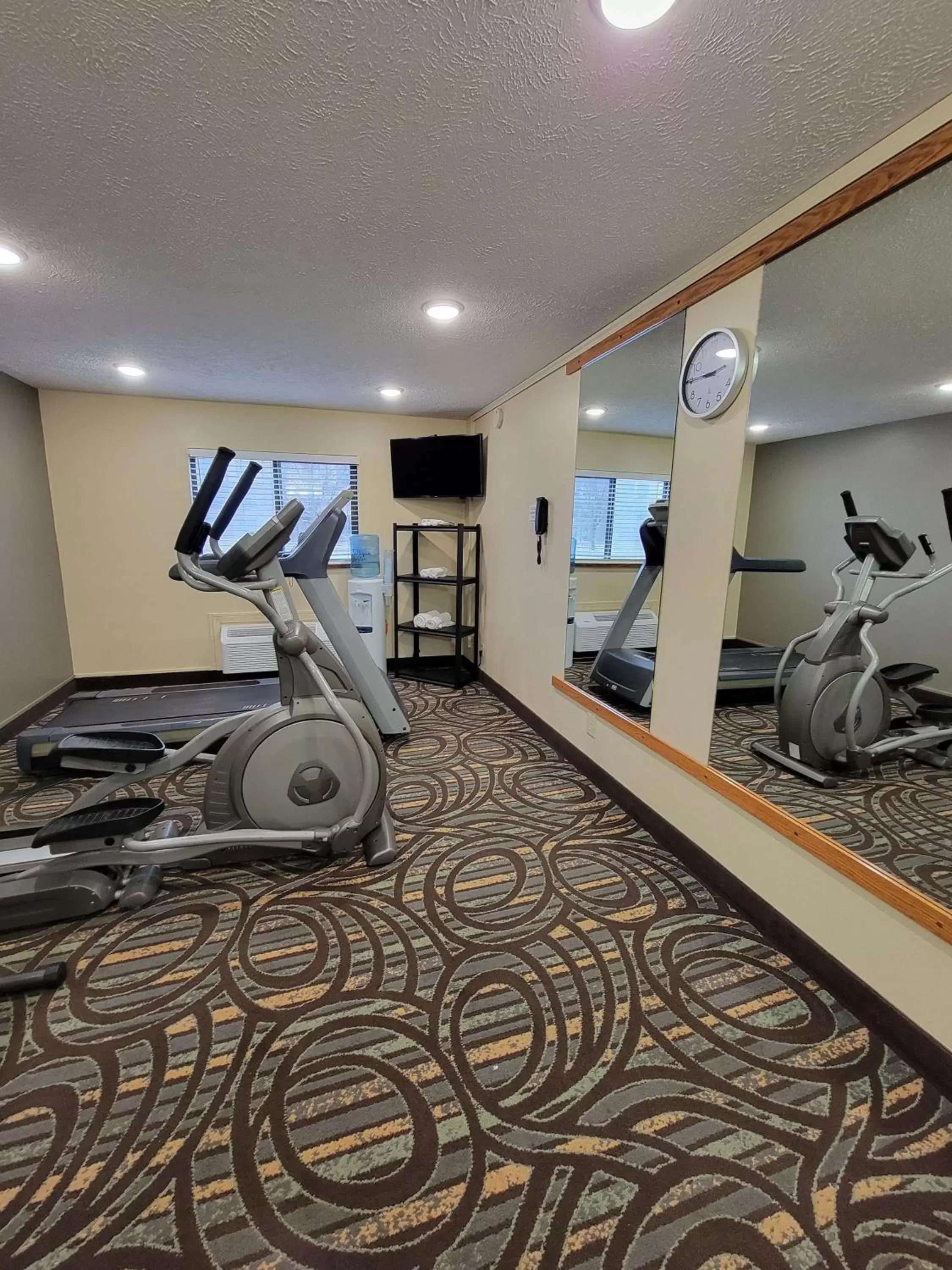 Property building, Fitness Center/Facilities in SureStay Plus Hotel by Best Western Grand Island