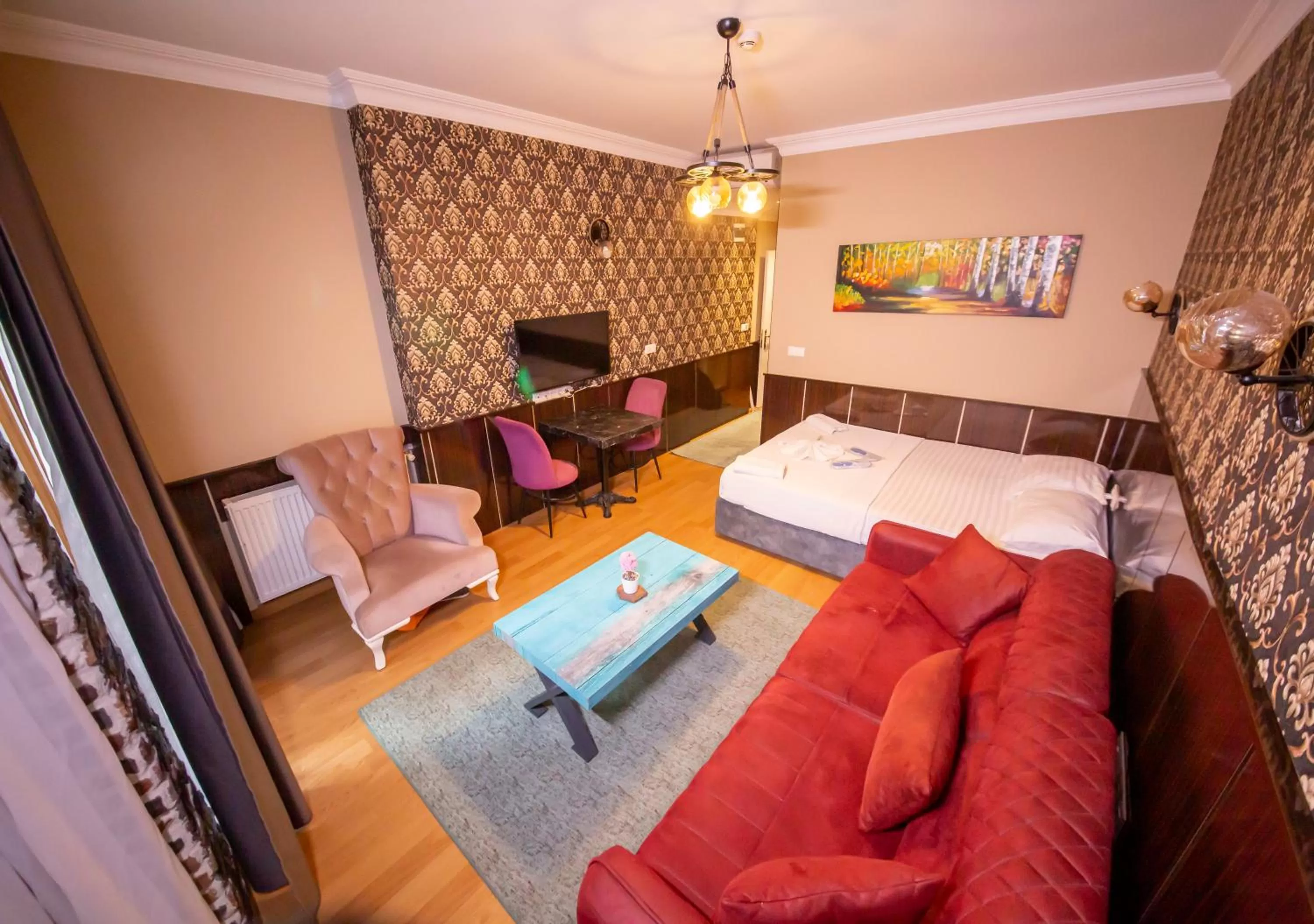 Bed, Seating Area in Royal Palace Hotel