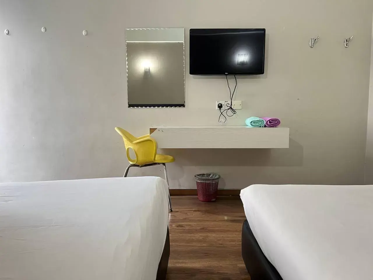 Bedroom, TV/Entertainment Center in OYO 89959 Nice Stay Three Six Five Services