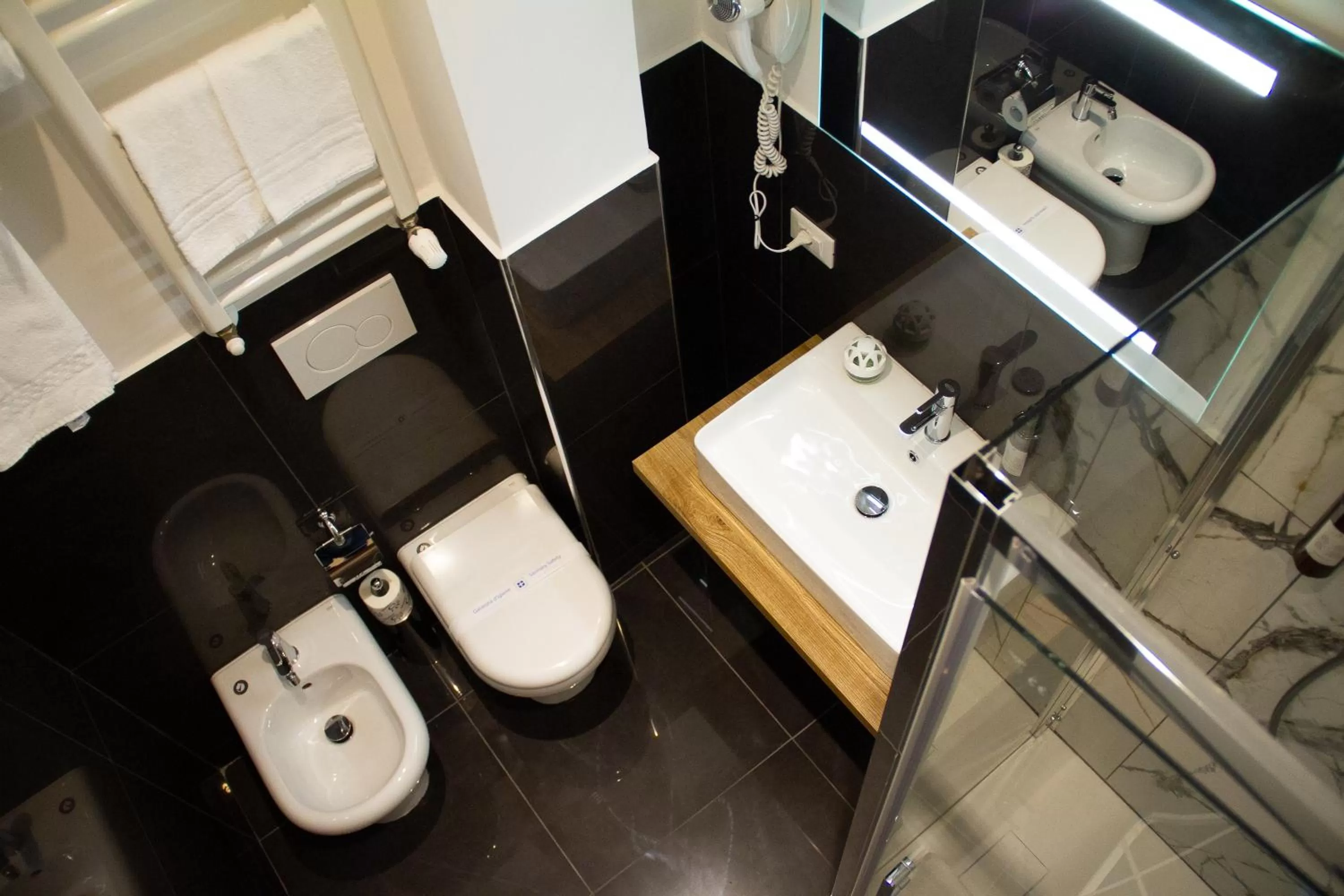 Shower in Michelangelo Vatican Rooms