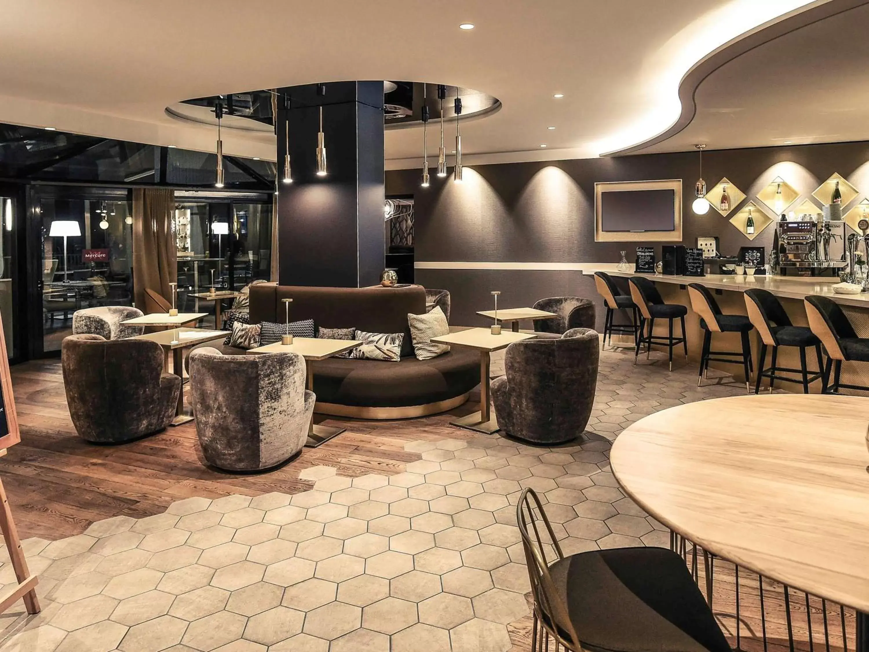 Lounge or bar, Lounge/Bar in Mercure Dijon Centre Clemenceau