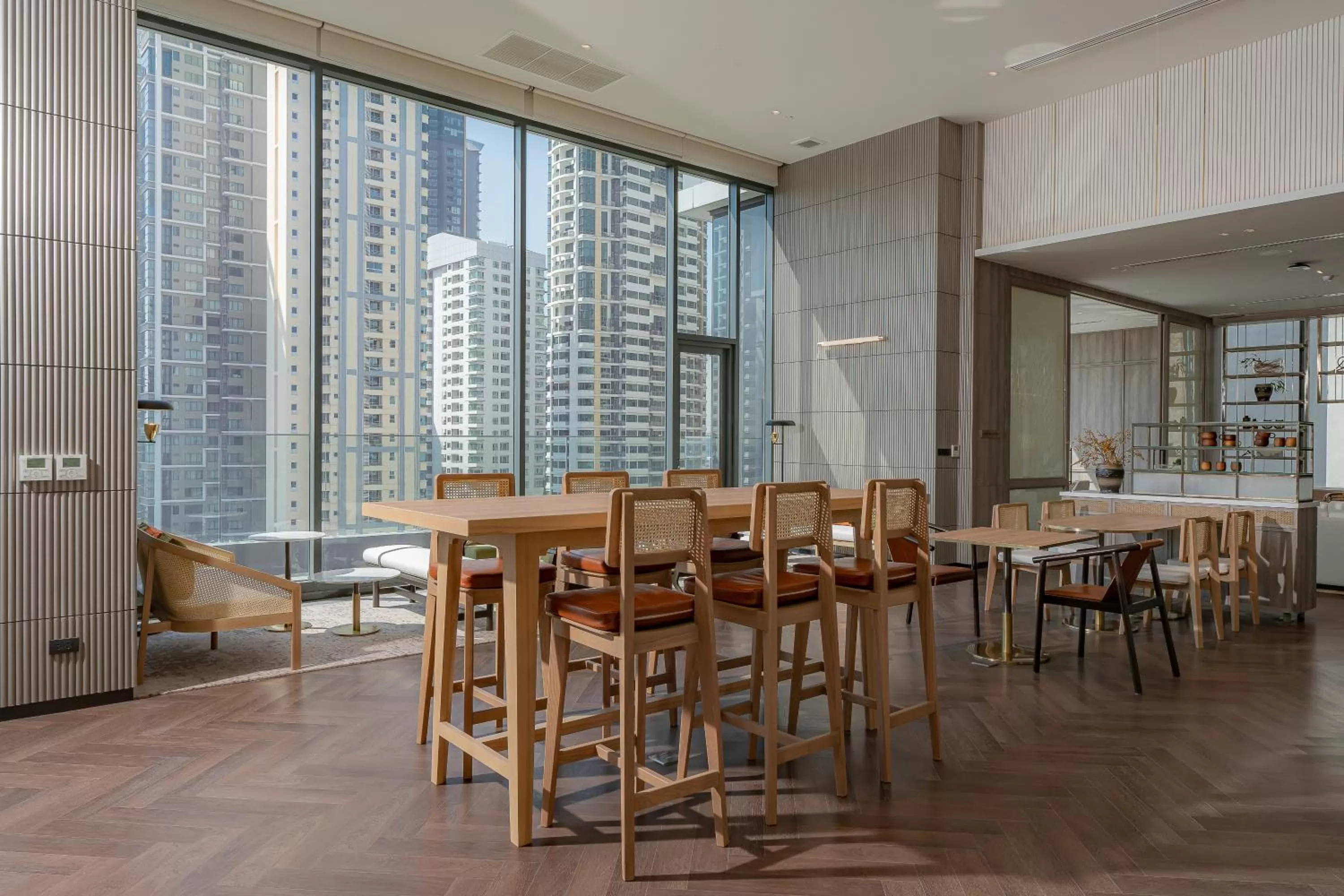 Seating area in Staybridge Suites Bangkok Sukhumvit by IHG