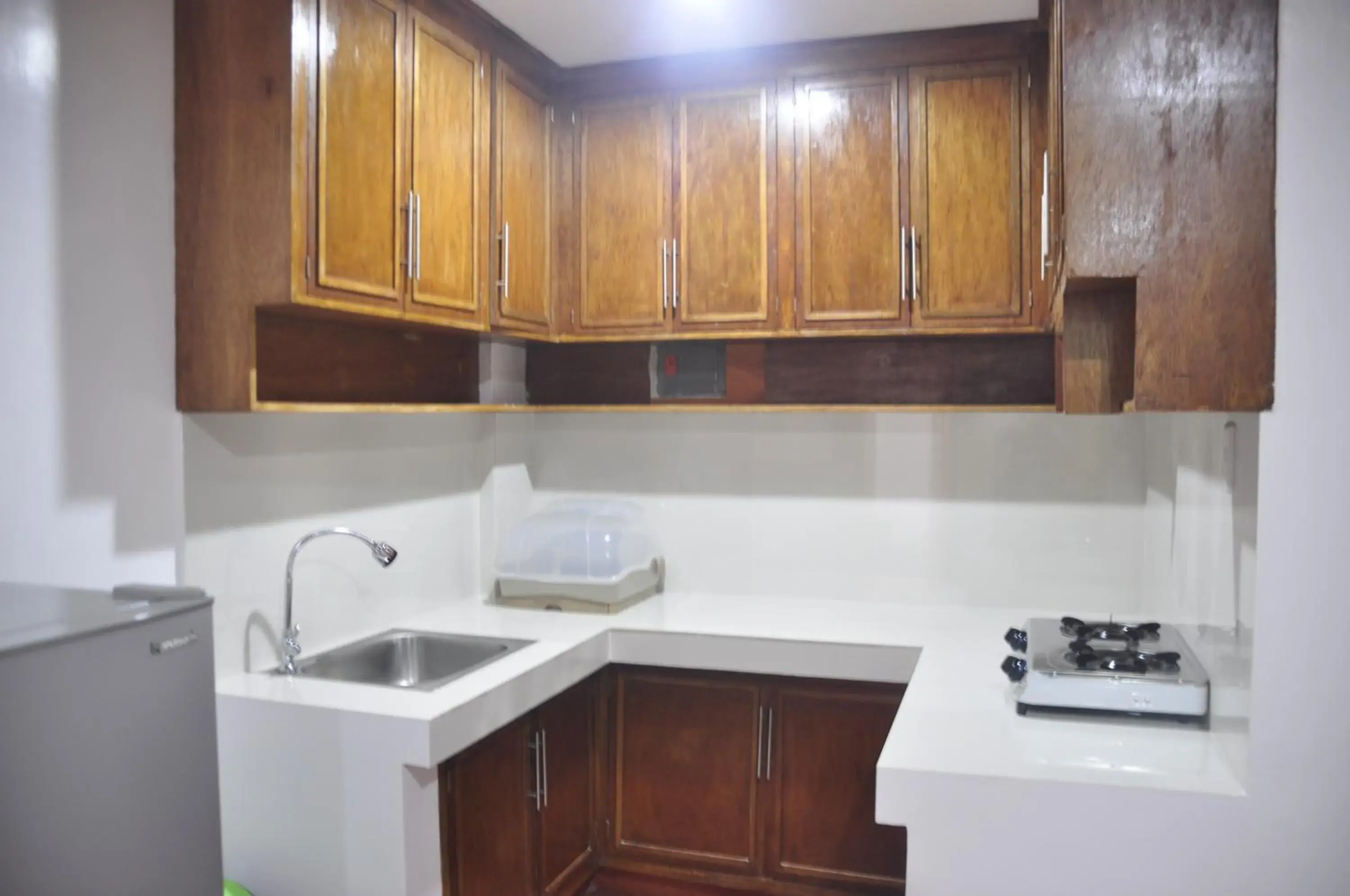 Kitchen or kitchenette, Kitchen/Kitchenette in Badladz Staycation Condos