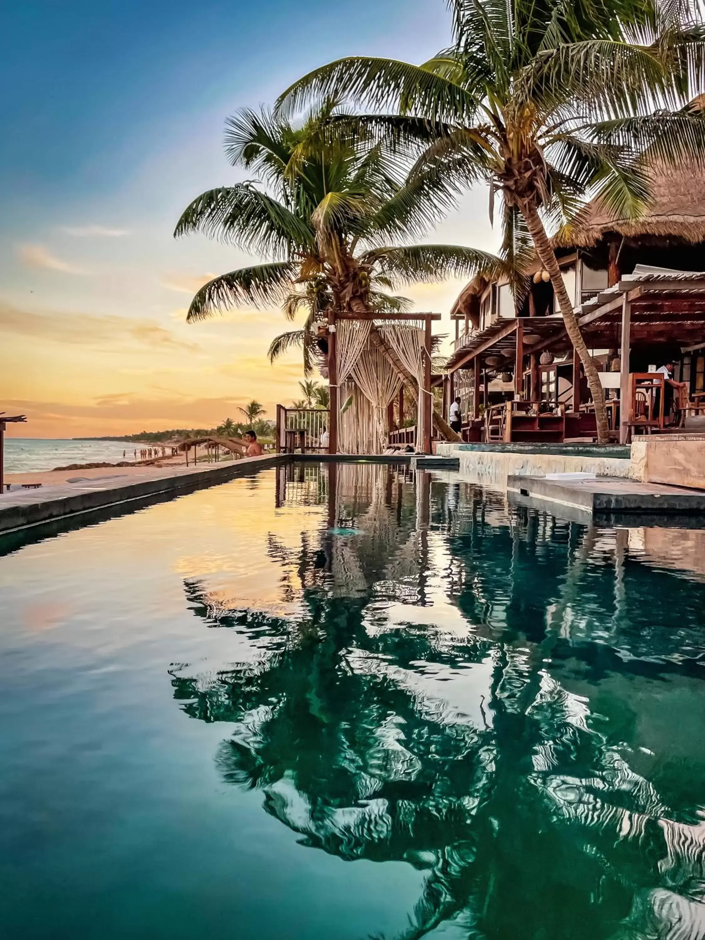 Swimming Pool in Amansala Resort