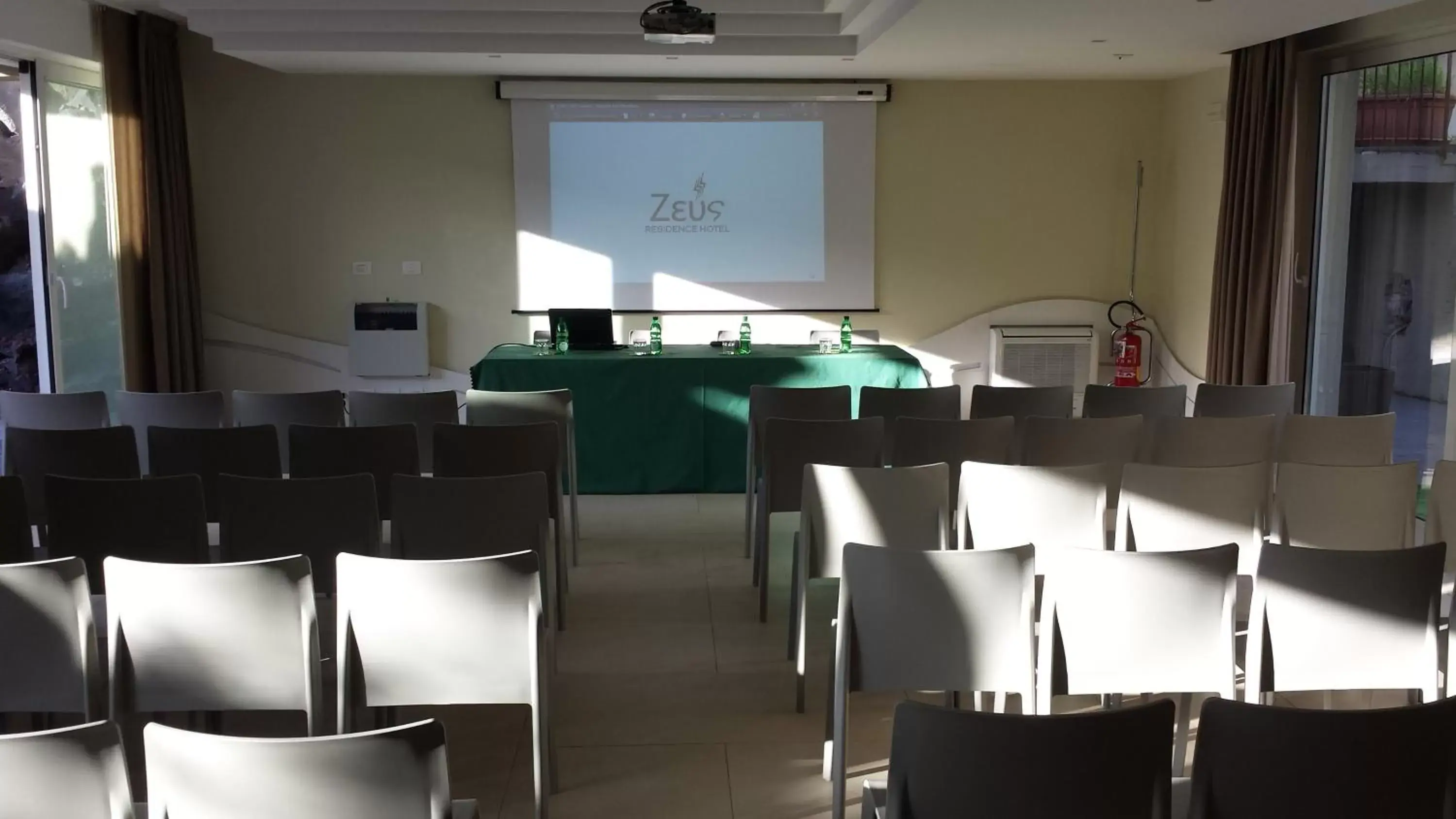 Meeting/conference room in Zeus Hotel - Aparthotel - Meeting & Congress