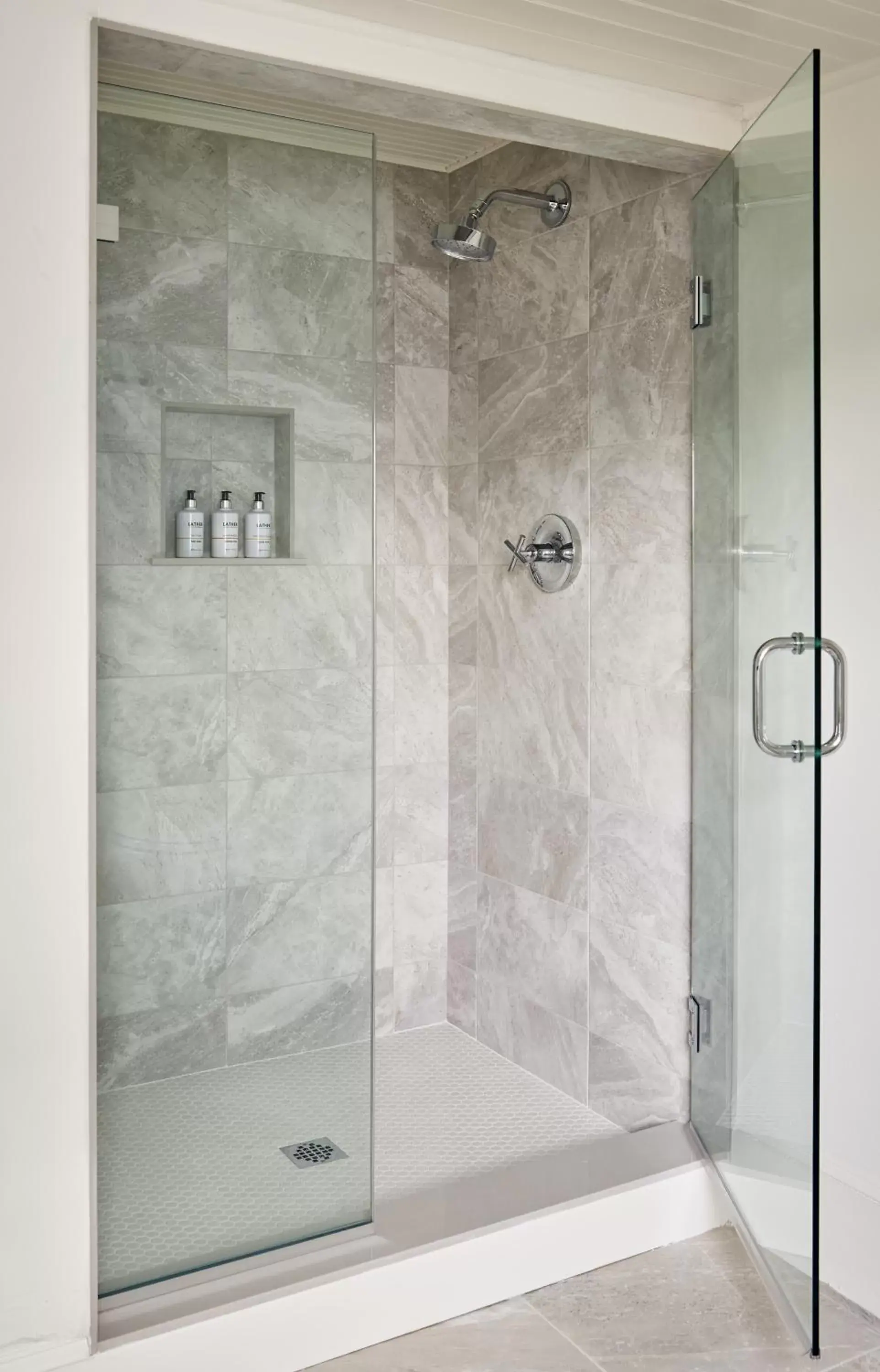 King Studio in Kennebunkport Captains Collection King Studio in Kennebunkport Captains Collection