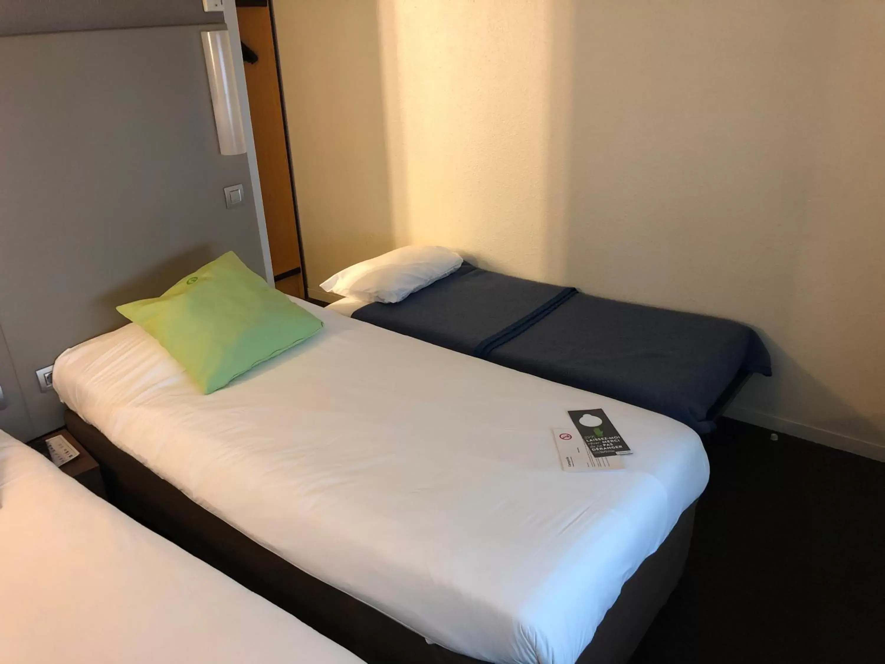 Twin Room with One Junior Bed (Up To 10 Years) in Campanile Marseille Saint Antoine