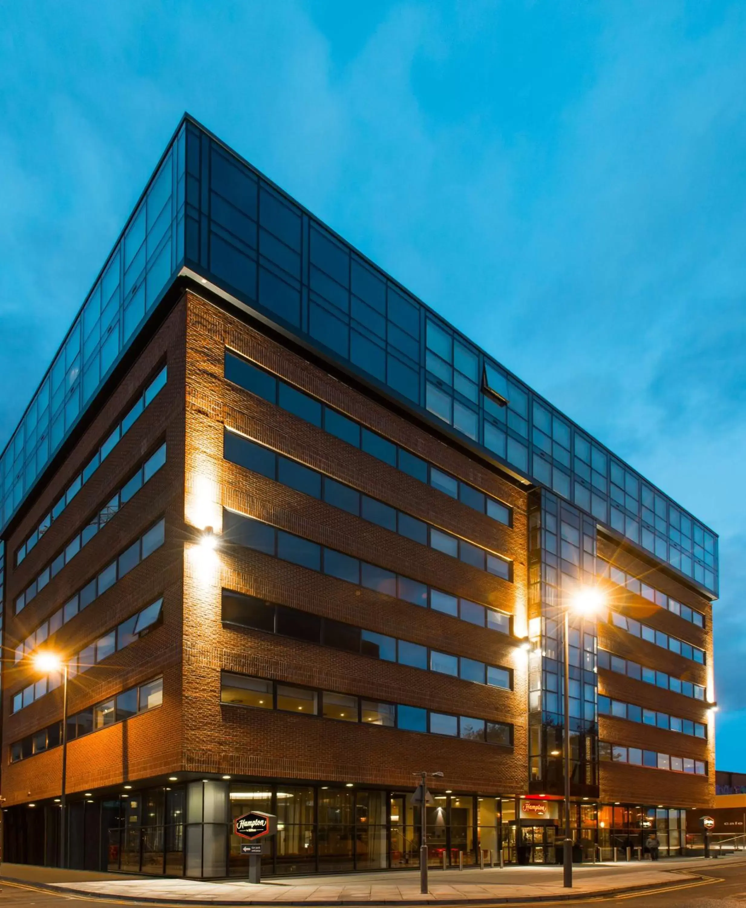 Property Building in Hampton By Hilton Liverpool City Centre